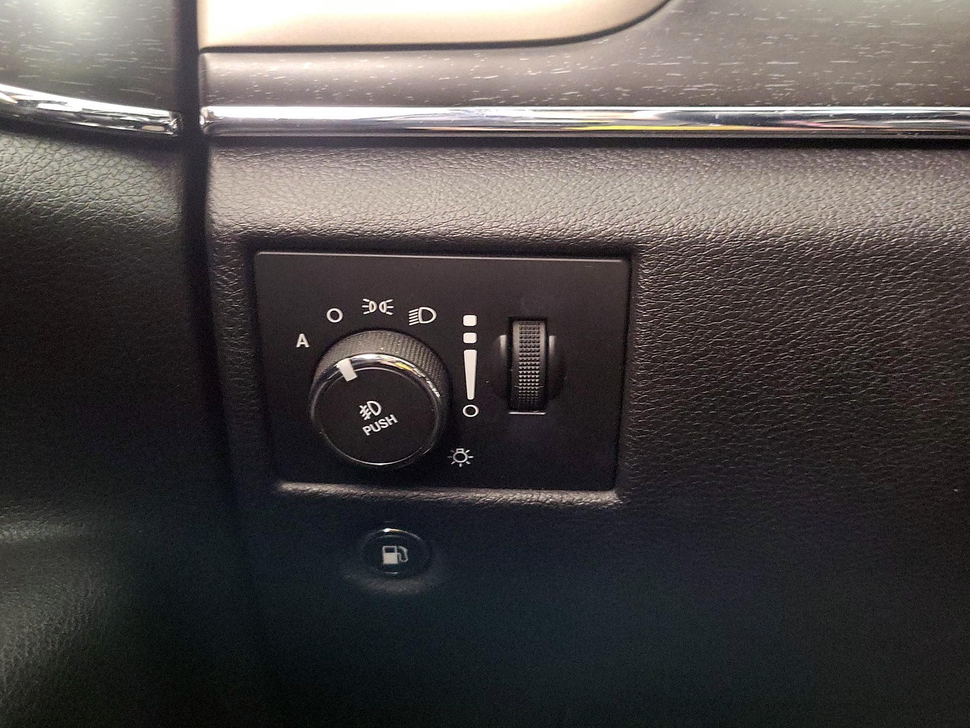 Thumbnail: 2016 Jeep Grand Cherokee - 13