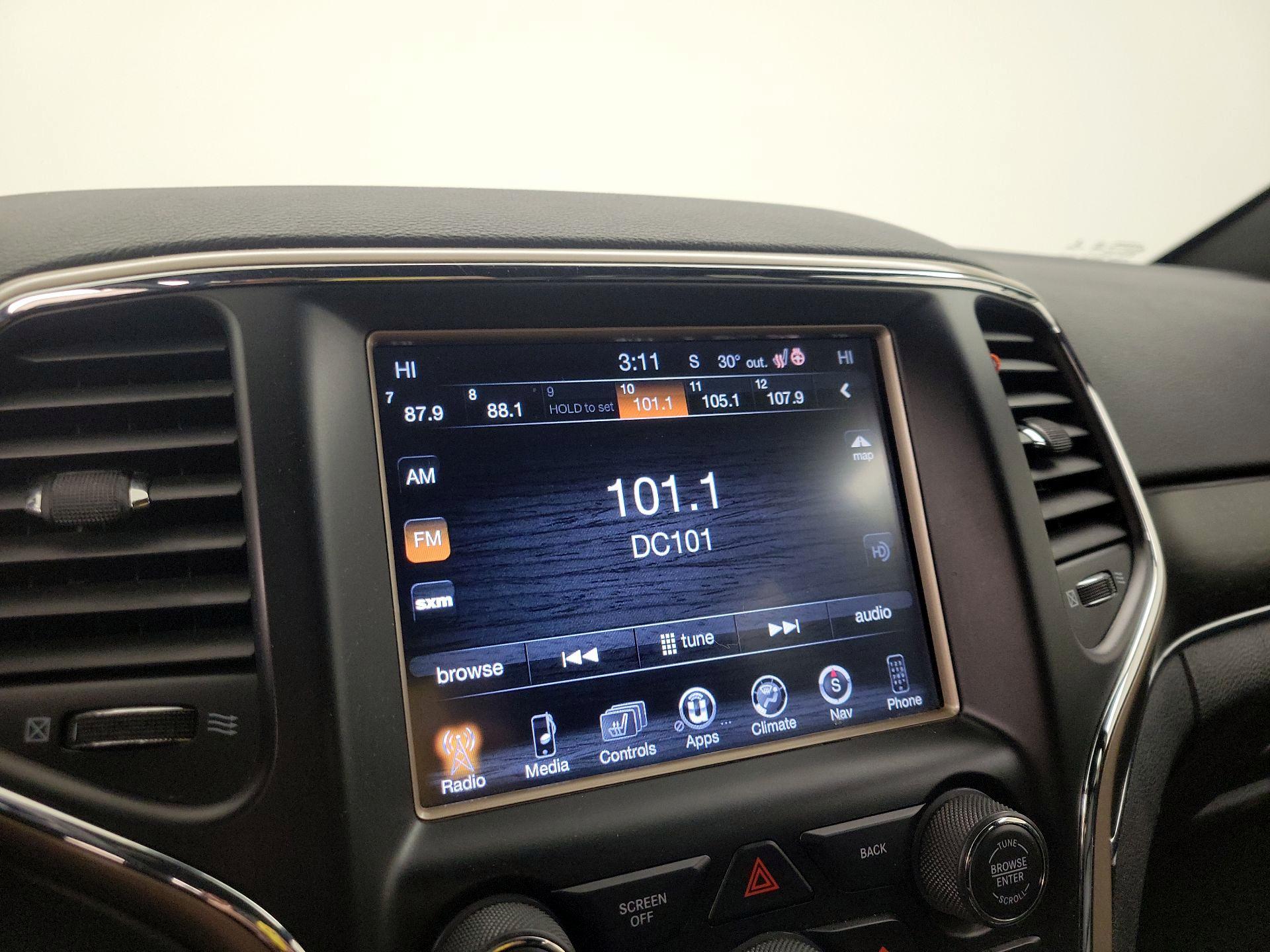 Thumbnail: 2016 Jeep Grand Cherokee - 16