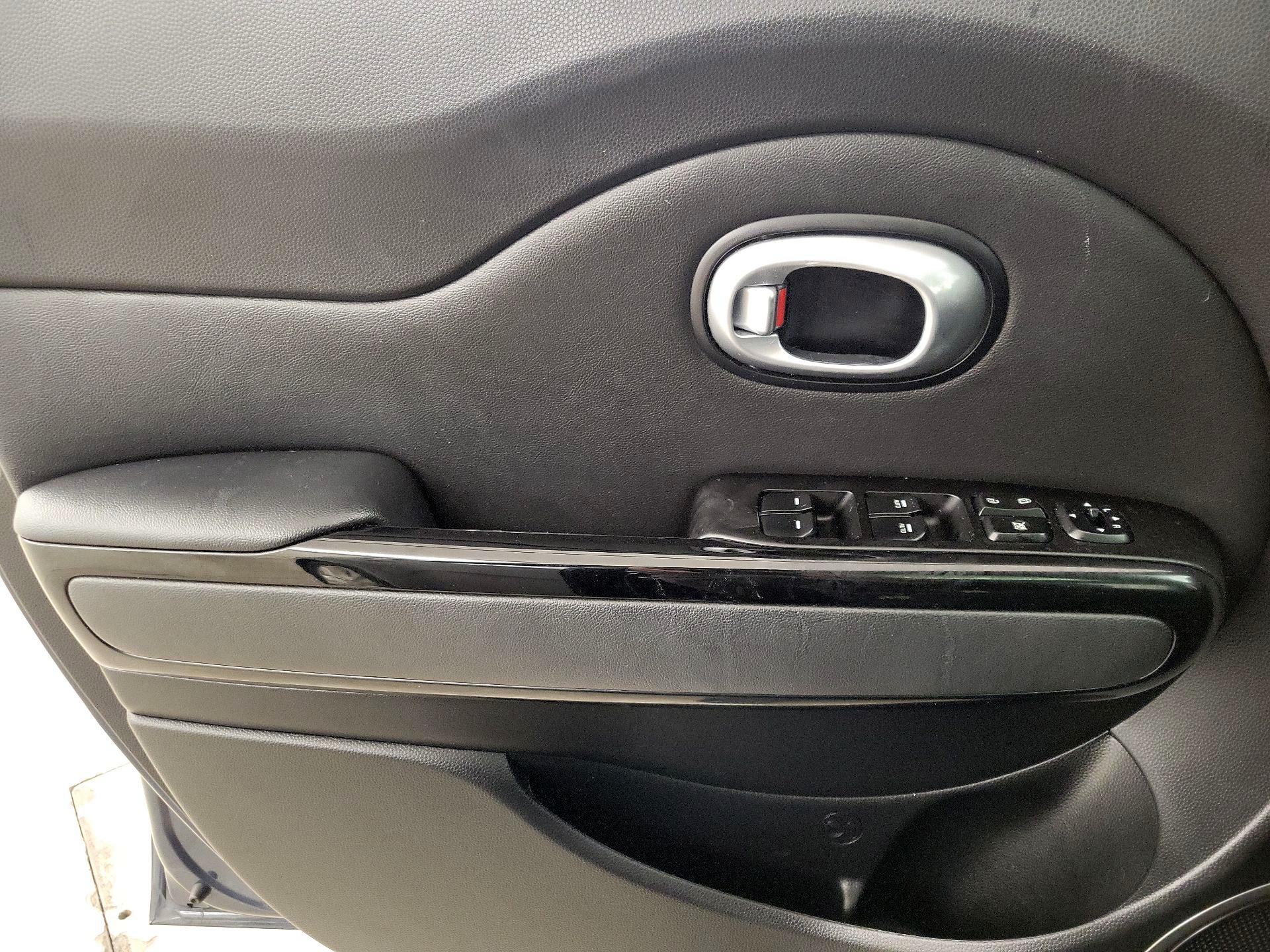 Thumbnail: 2016 Kia Soul - 12