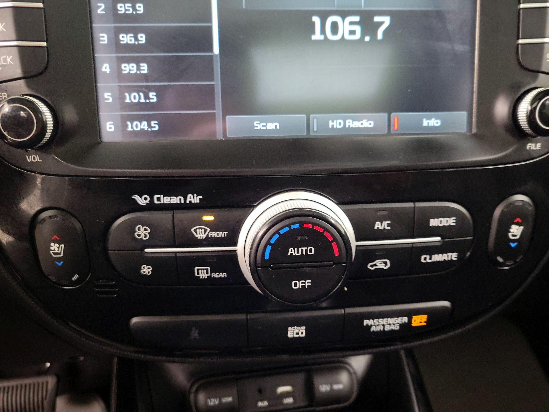 Thumbnail: 2016 Kia Soul - 17