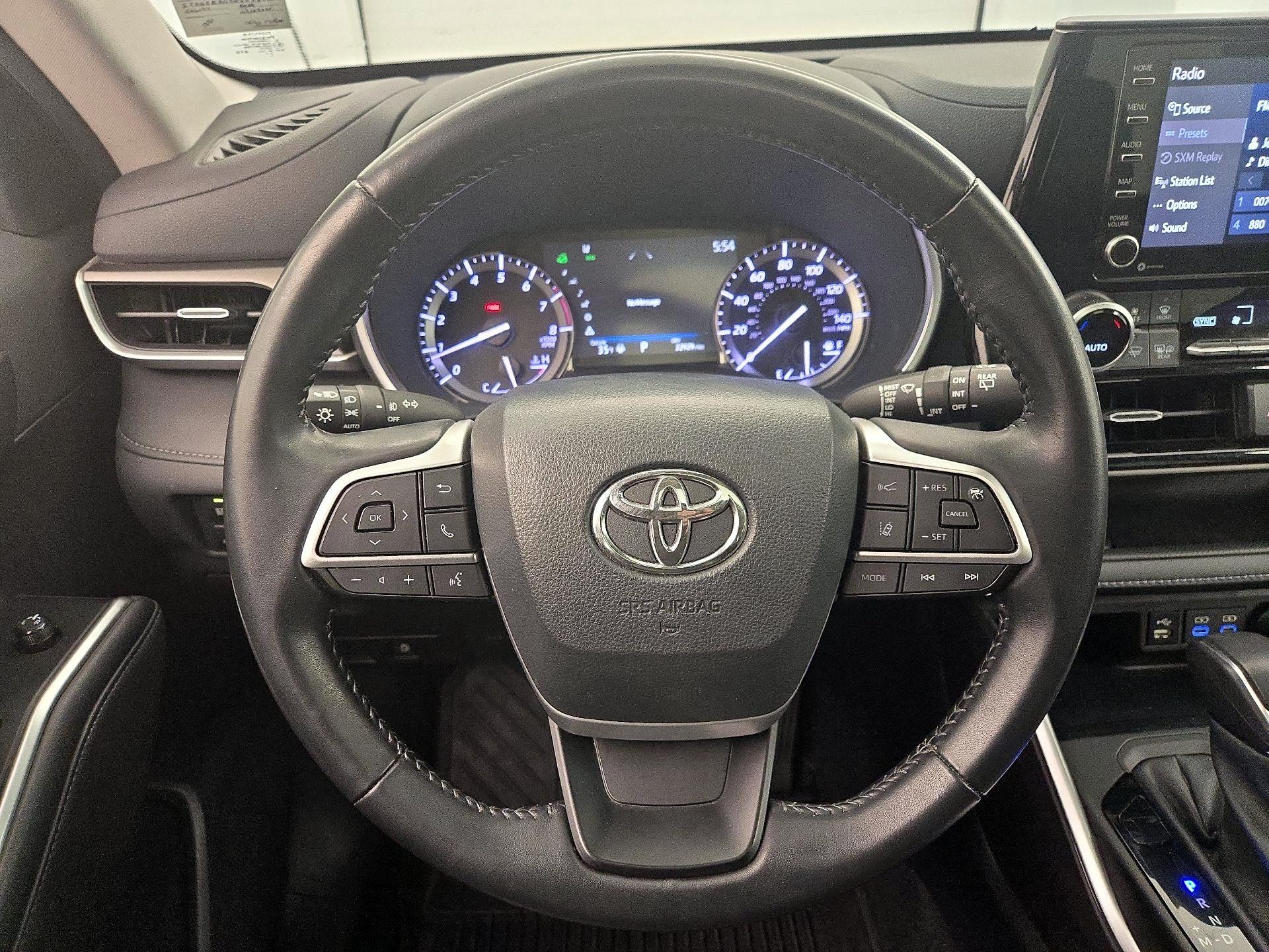 Thumbnail: 2022 Toyota Highlander - 10