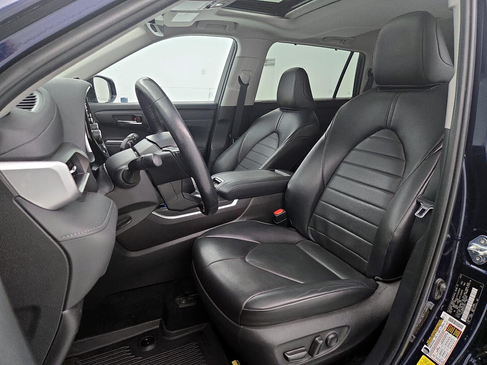 Thumbnail: 2022 Toyota Highlander - 11