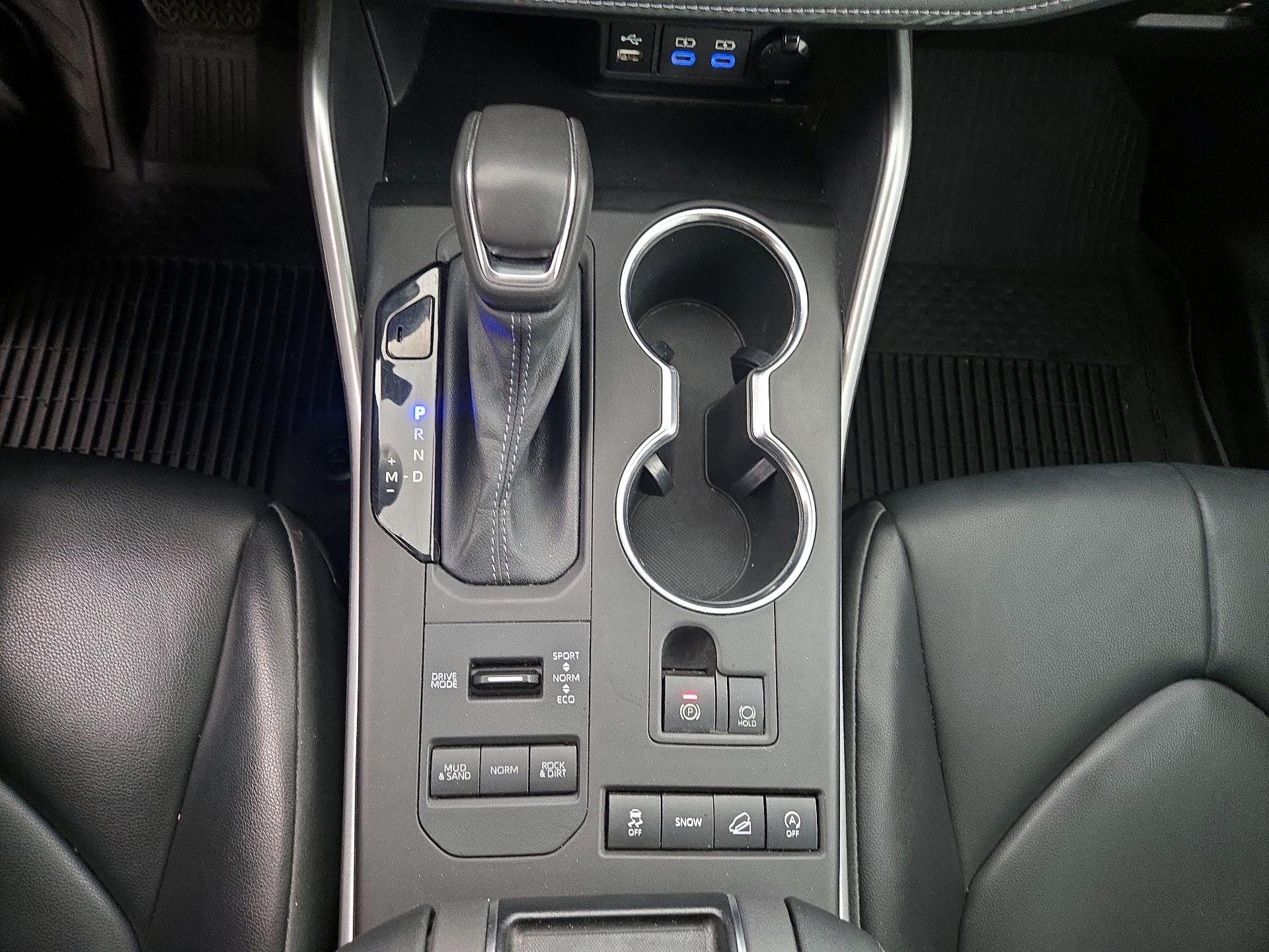 Thumbnail: 2022 Toyota Highlander - 17