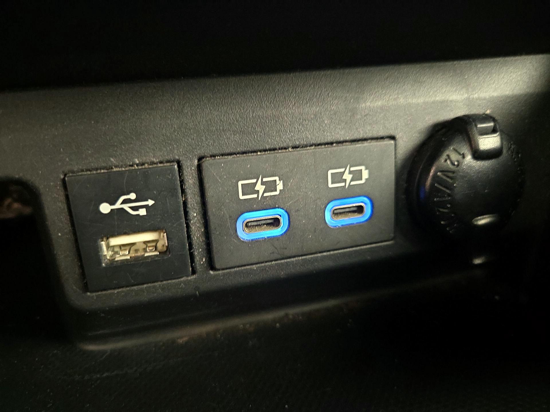 Thumbnail: 2022 Toyota Highlander - 18