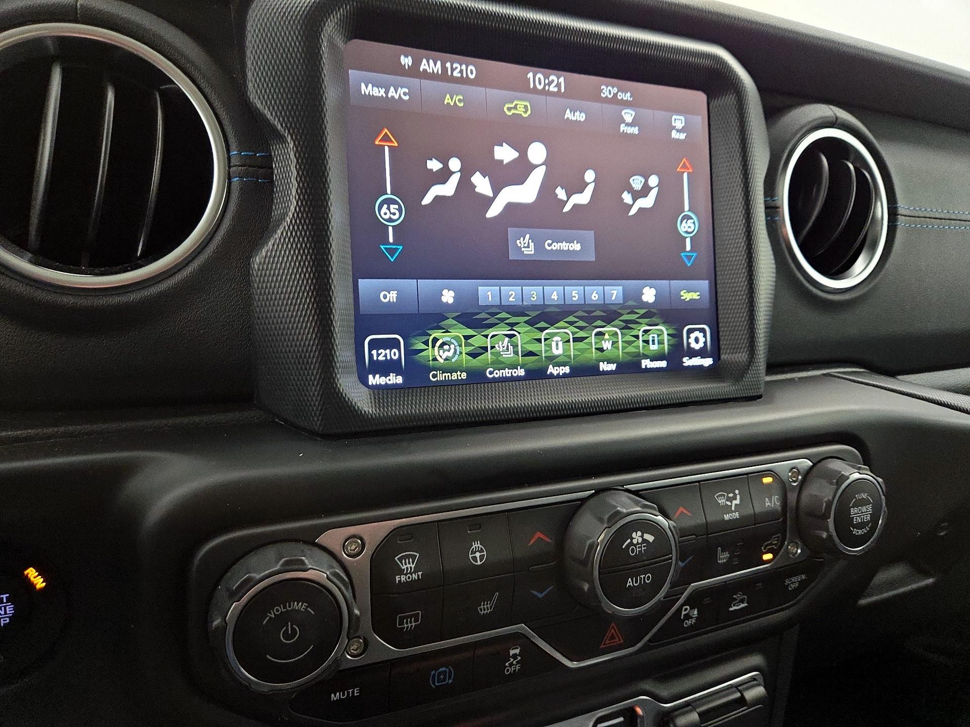 Thumbnail: 2023 Jeep Wrangler - 17