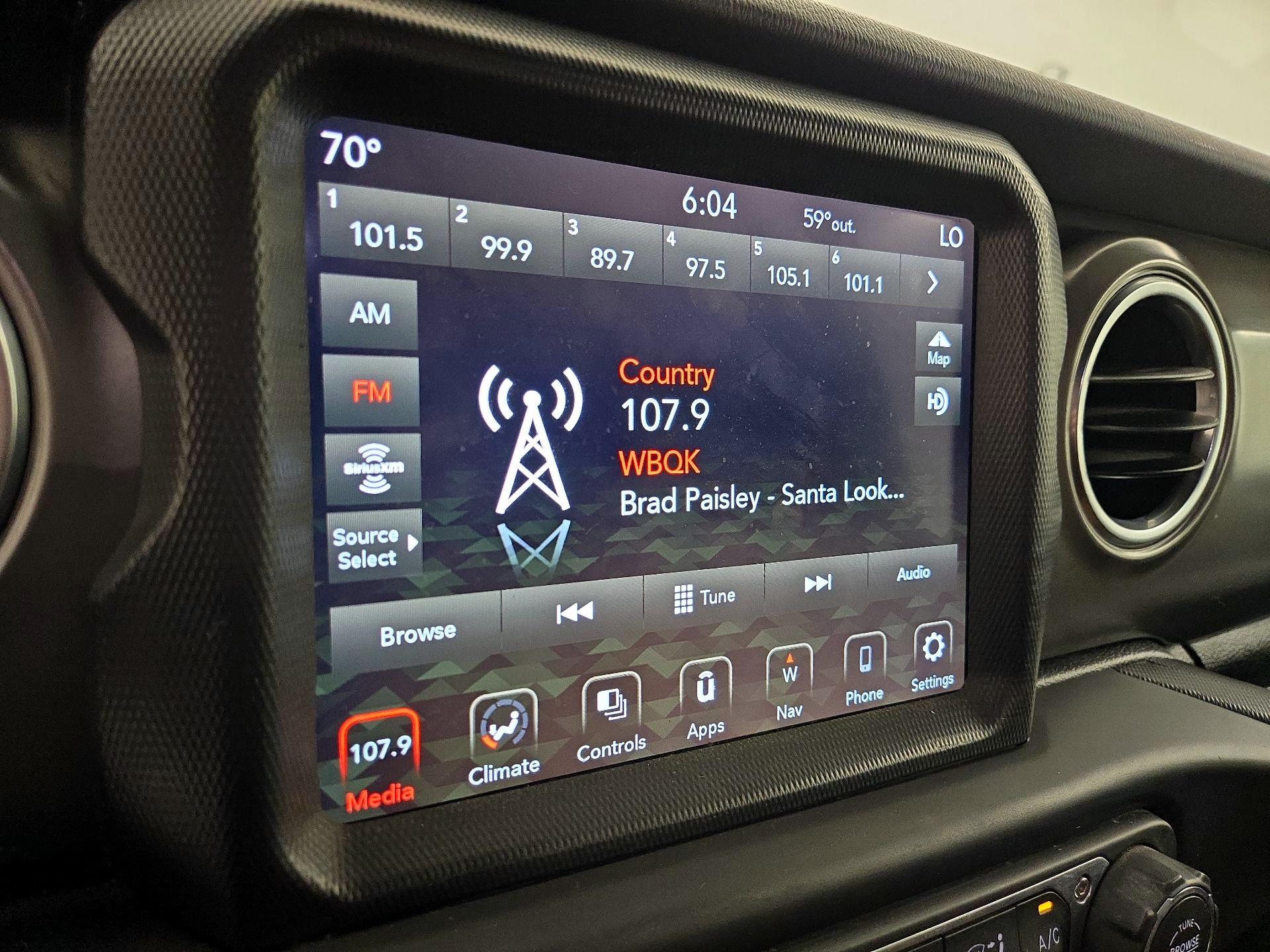 Thumbnail: 2022 Jeep Wrangler - 15