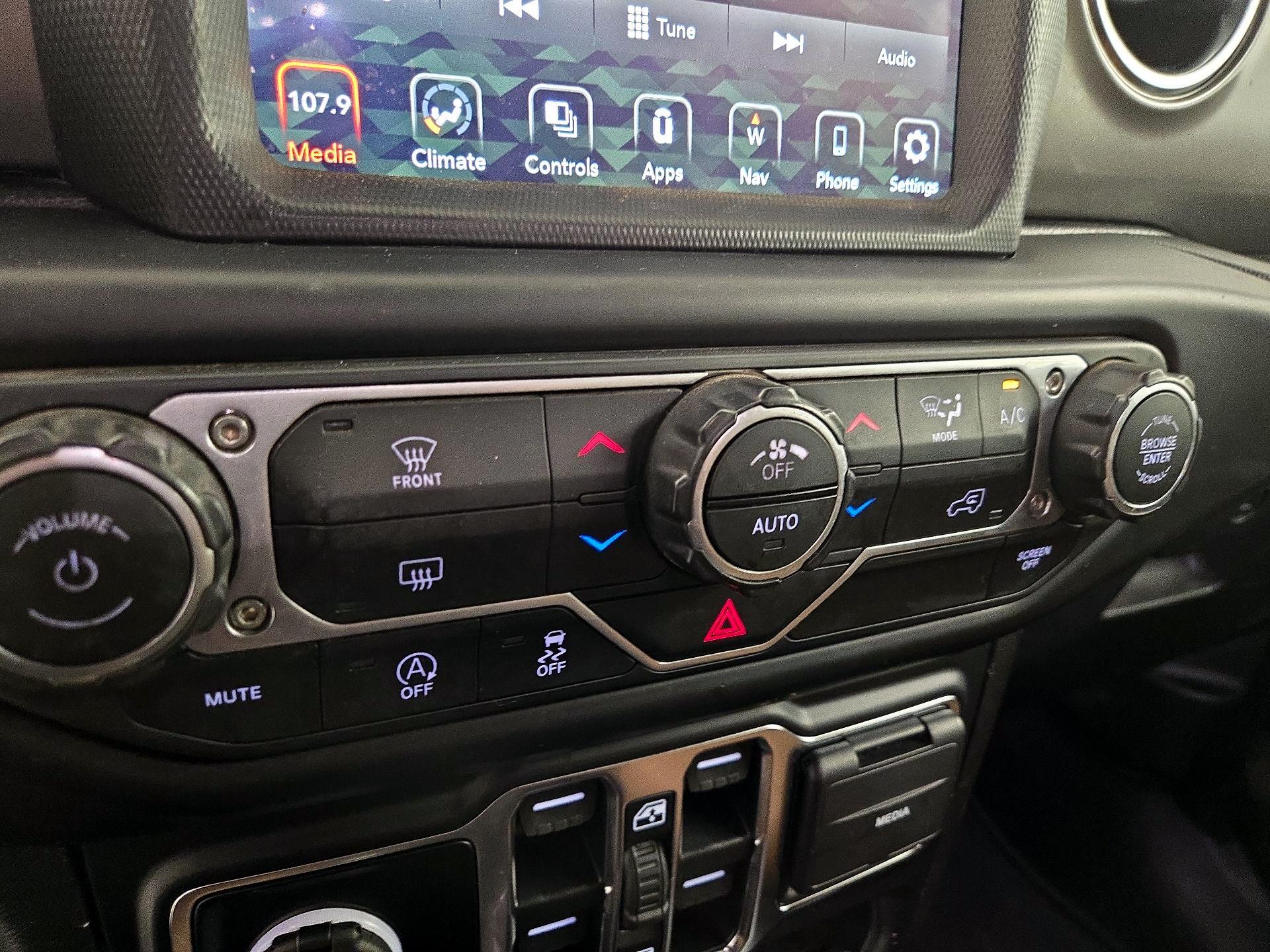 Thumbnail: 2022 Jeep Wrangler - 16