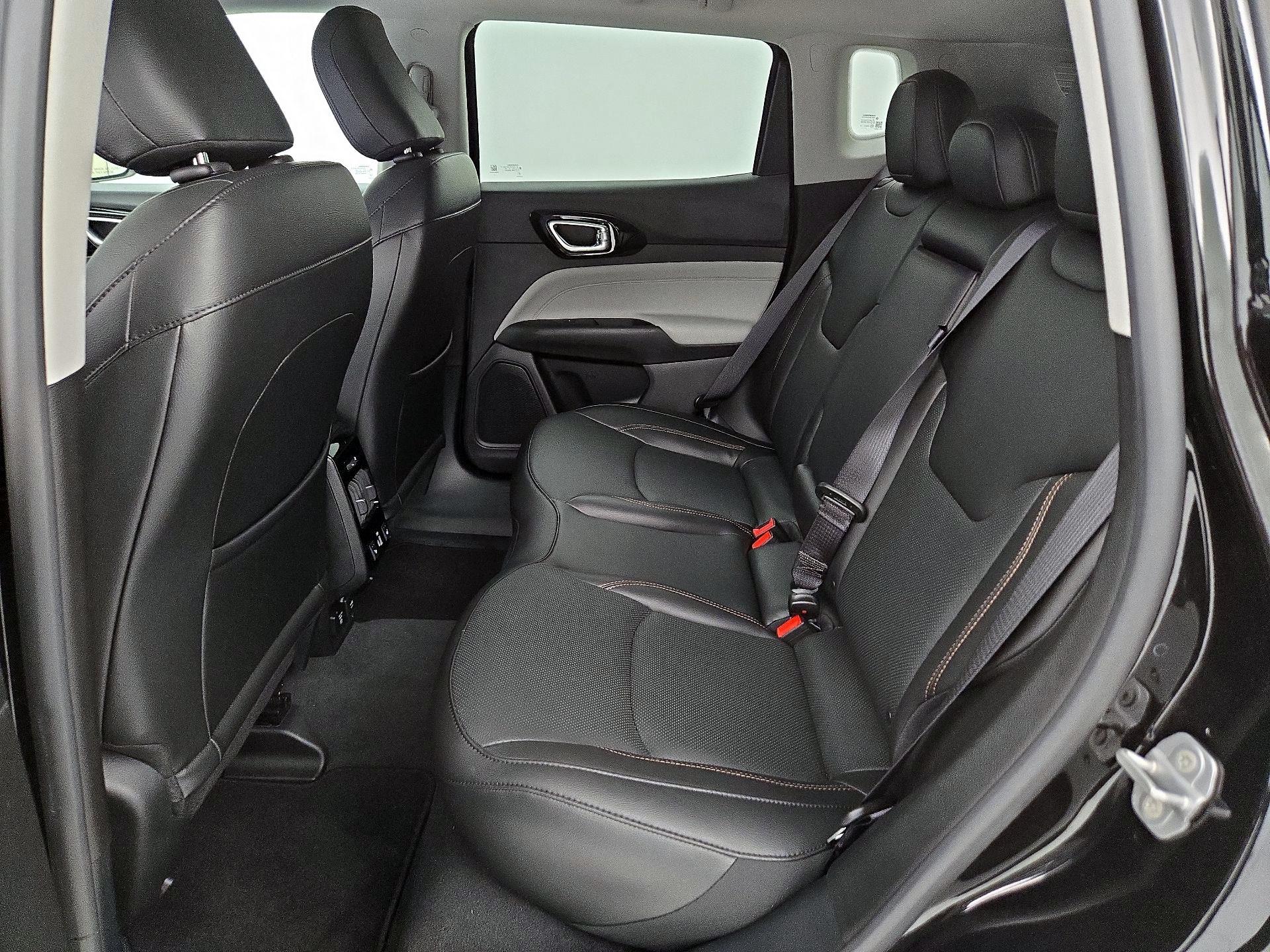 Thumbnail: 2022 Jeep Compass - 20