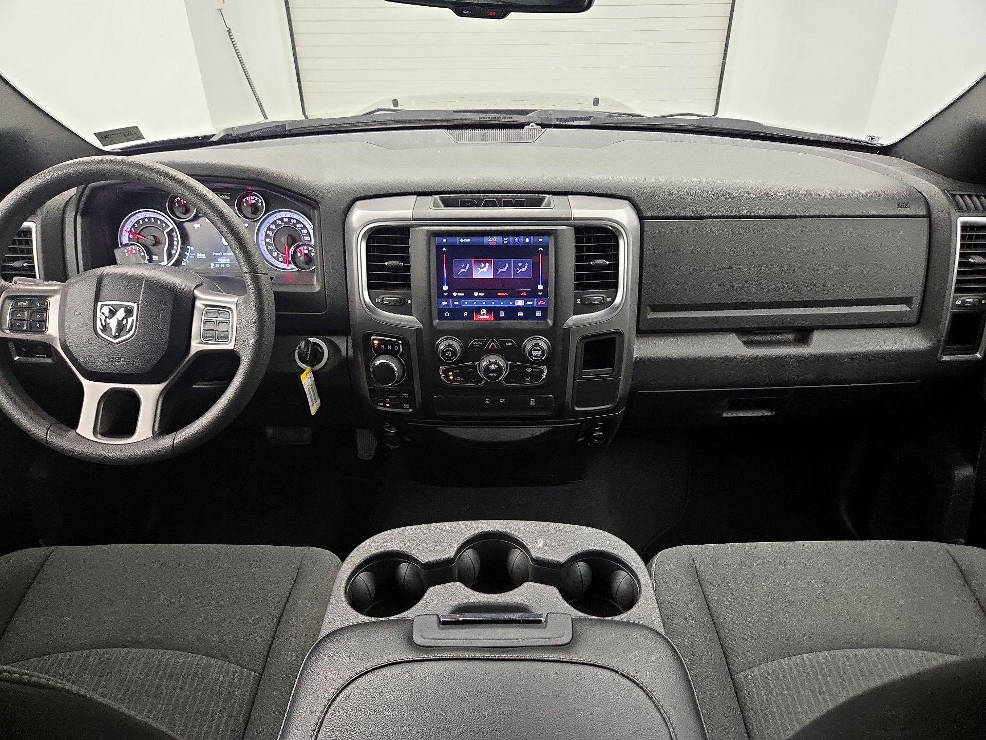 Thumbnail: 2022 RAM 1500 Classic - 9