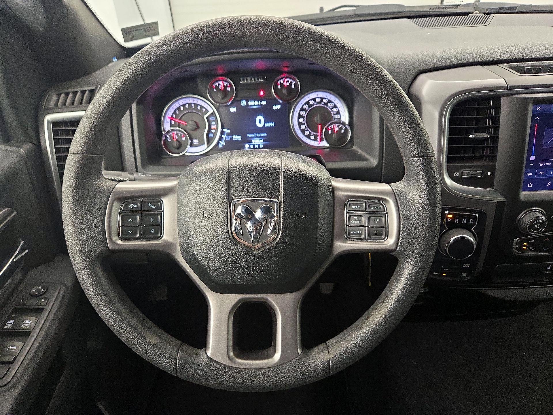 Thumbnail: 2022 RAM 1500 Classic - 10