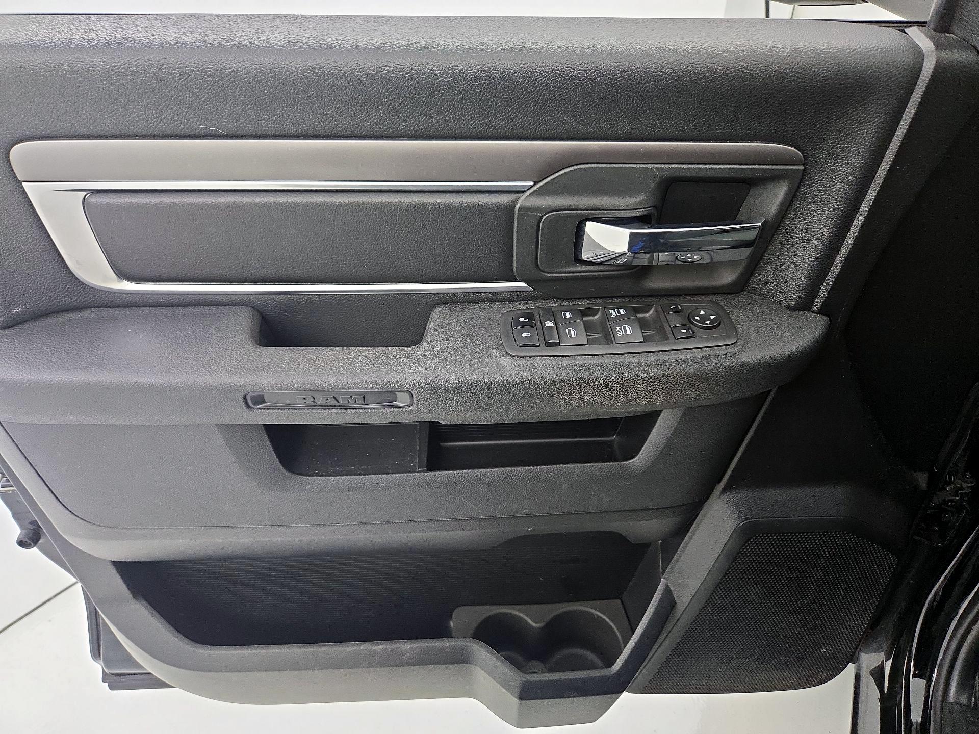 Thumbnail: 2022 RAM 1500 Classic - 12