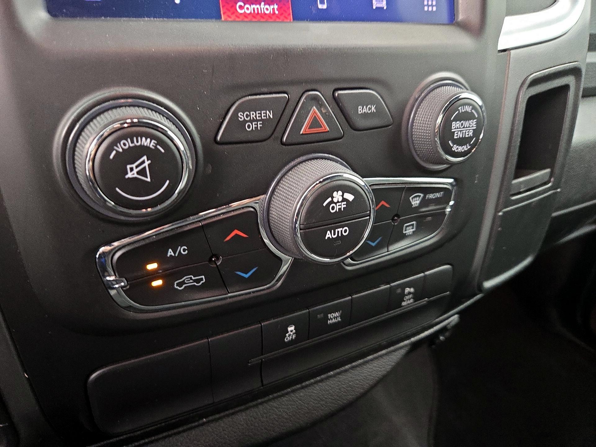 Thumbnail: 2022 RAM 1500 Classic - 16