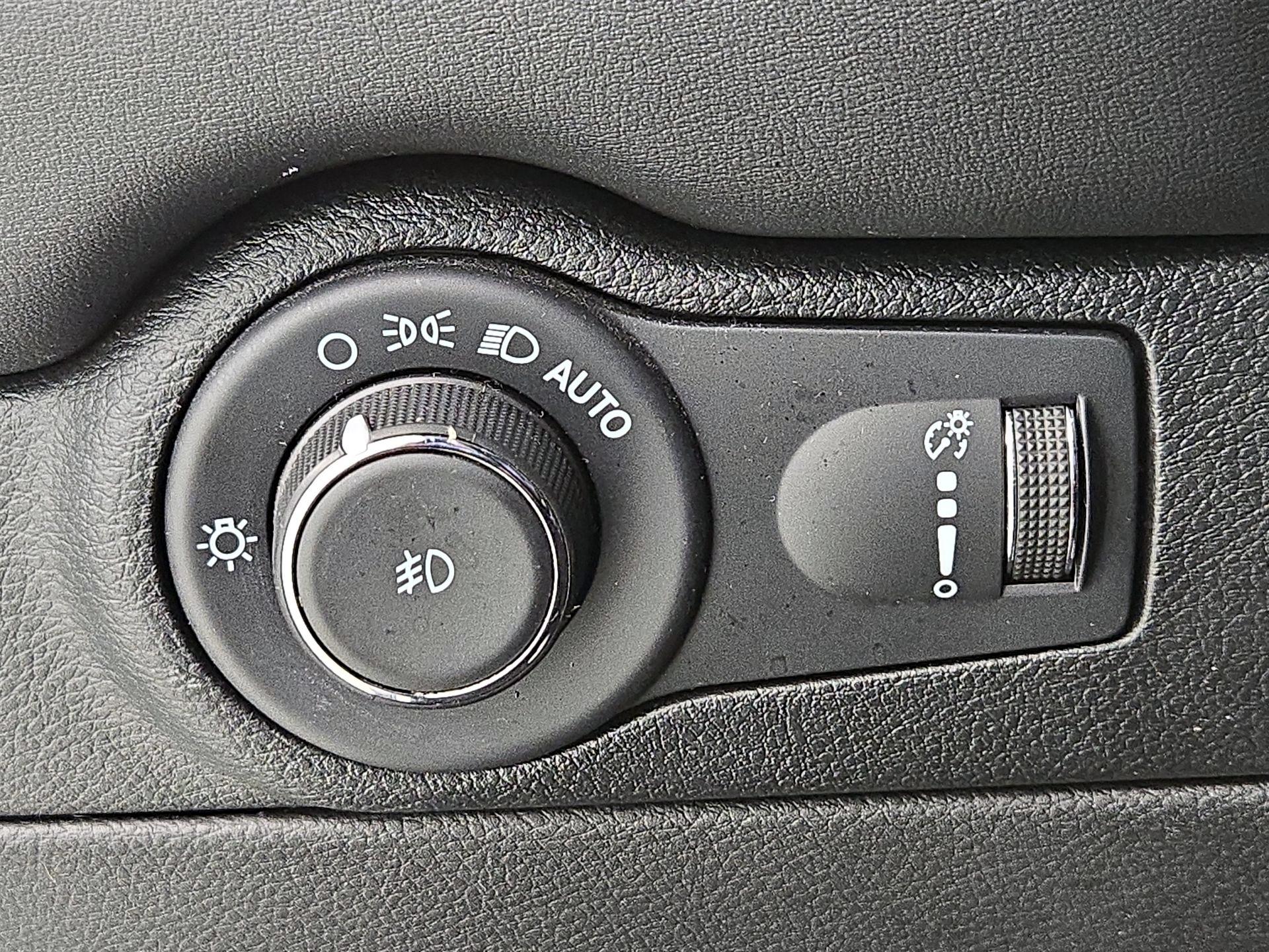 Thumbnail: 2022 Dodge Durango - 13