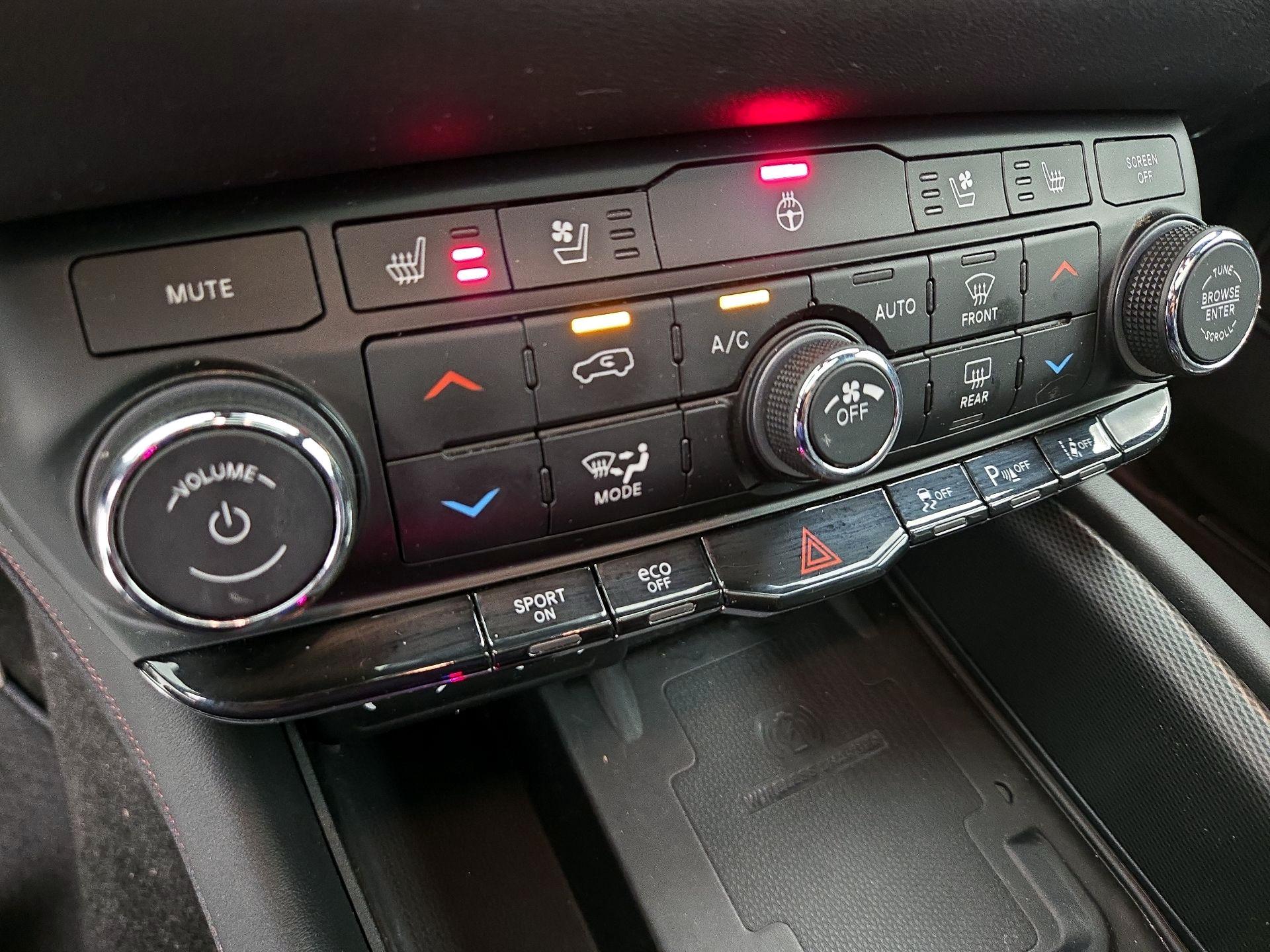 Thumbnail: 2022 Dodge Durango - 17