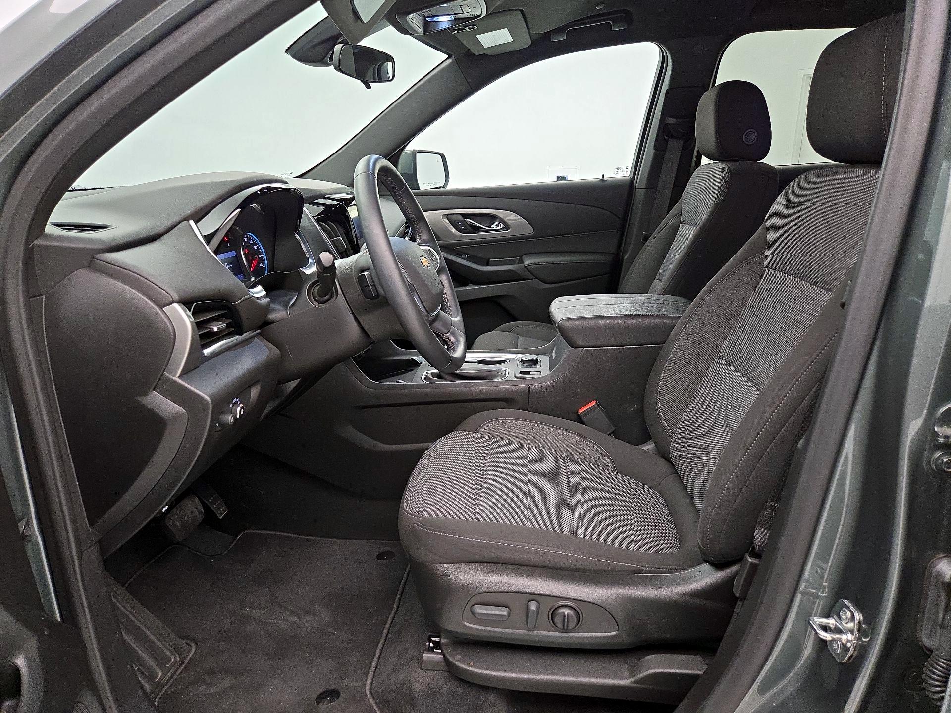 Thumbnail: 2023 Chevrolet Traverse - 11