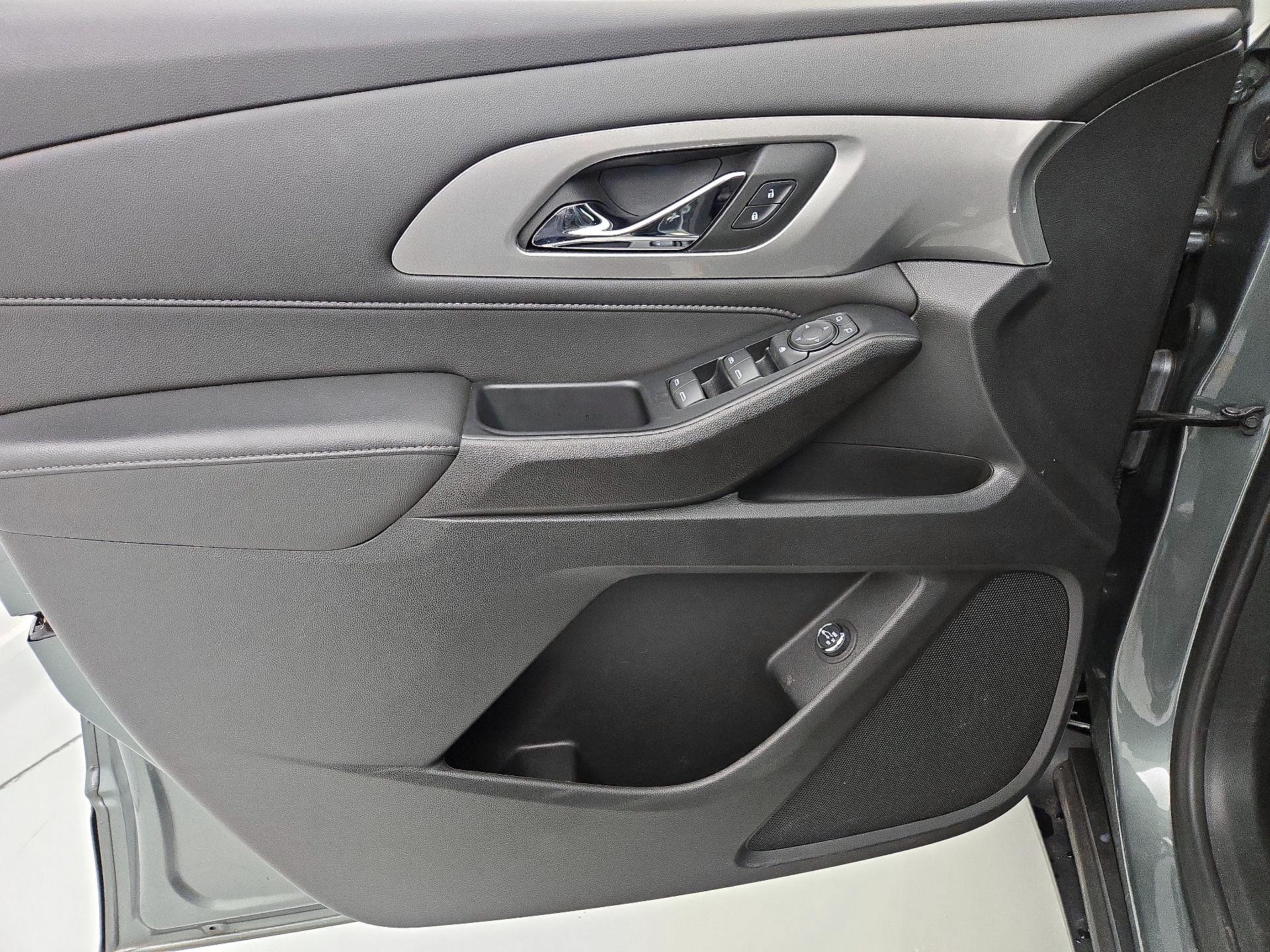 Thumbnail: 2023 Chevrolet Traverse - 12