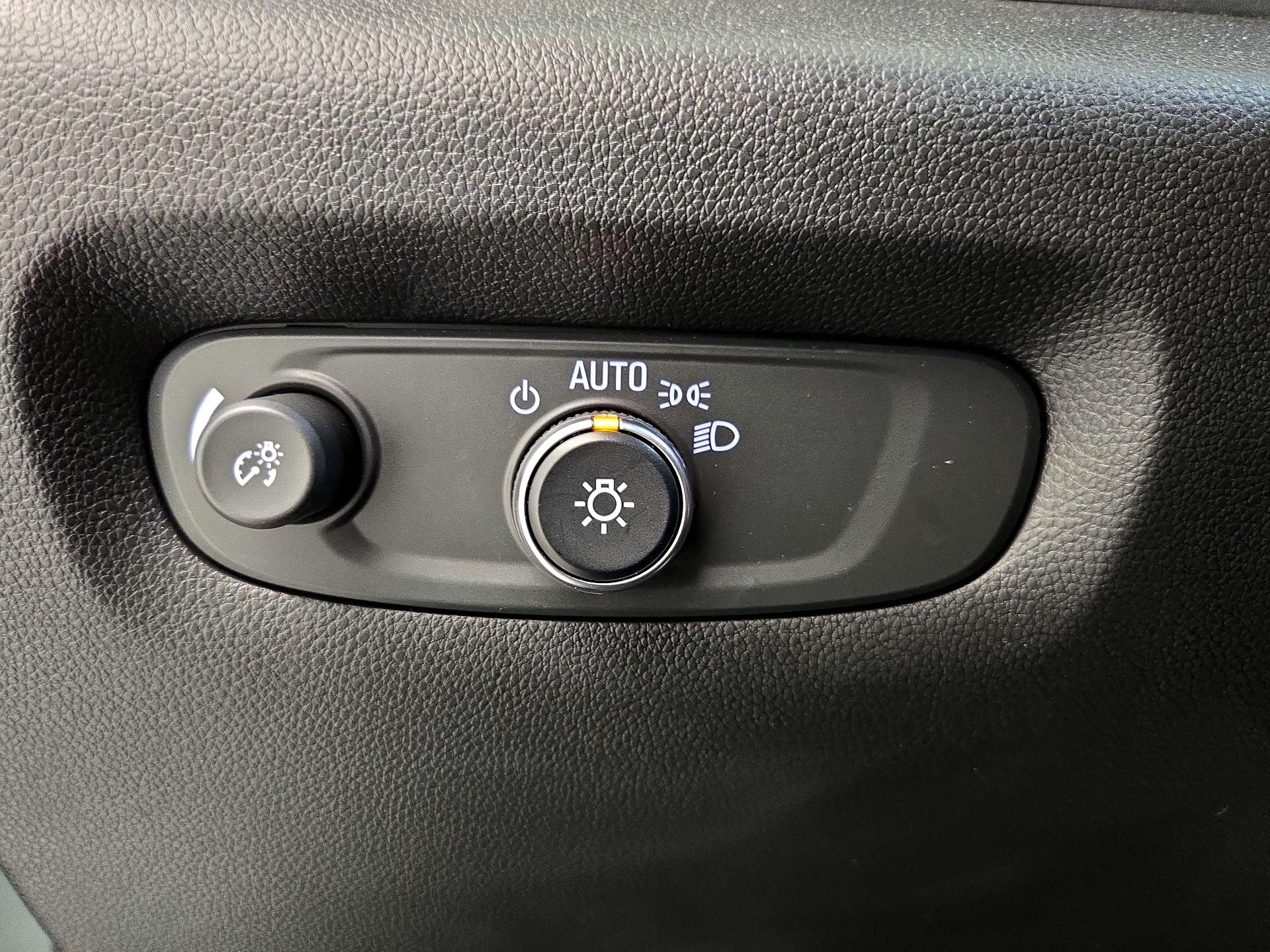 Thumbnail: 2023 Chevrolet Traverse - 13