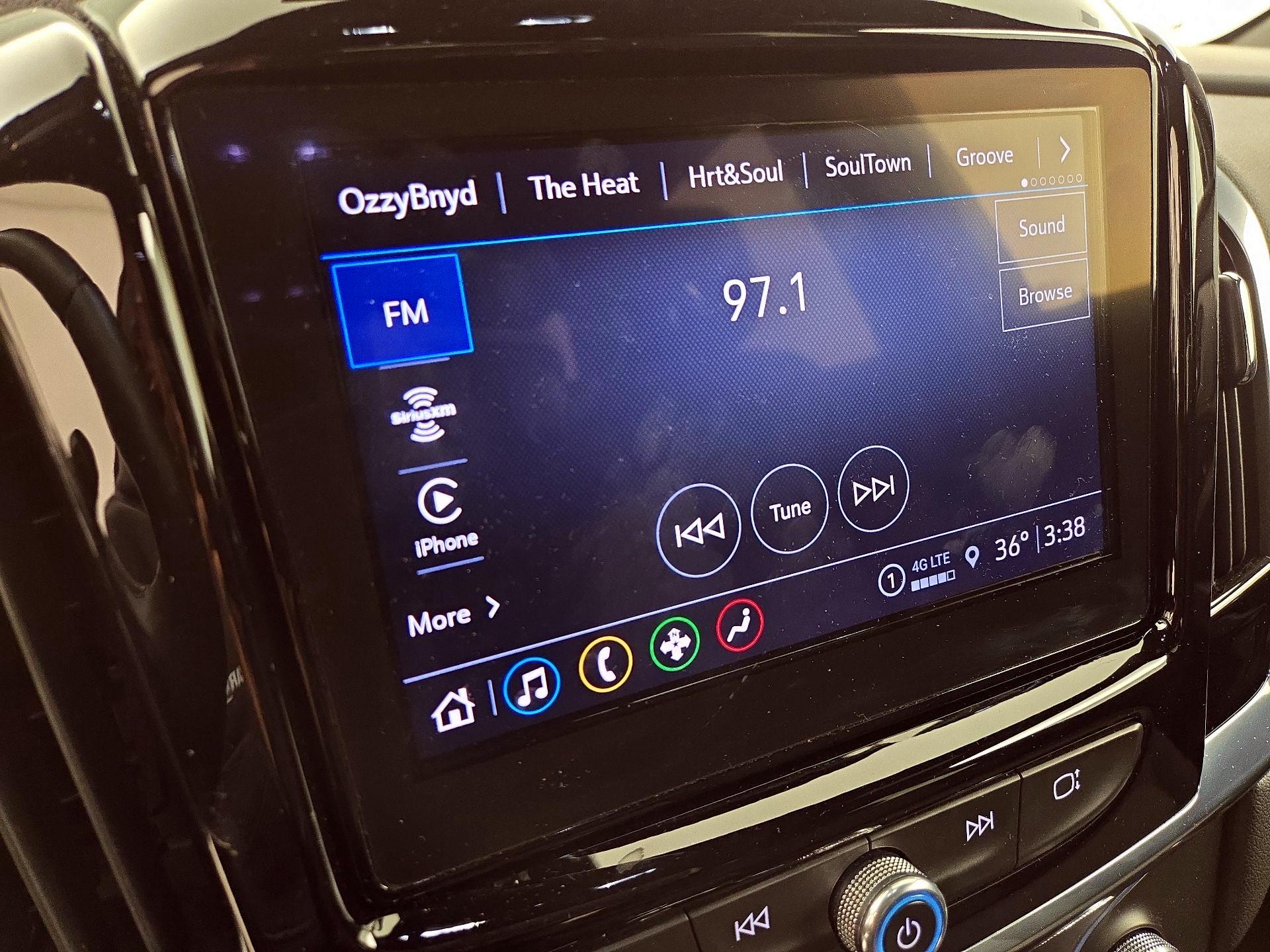 Thumbnail: 2023 Chevrolet Traverse - 15