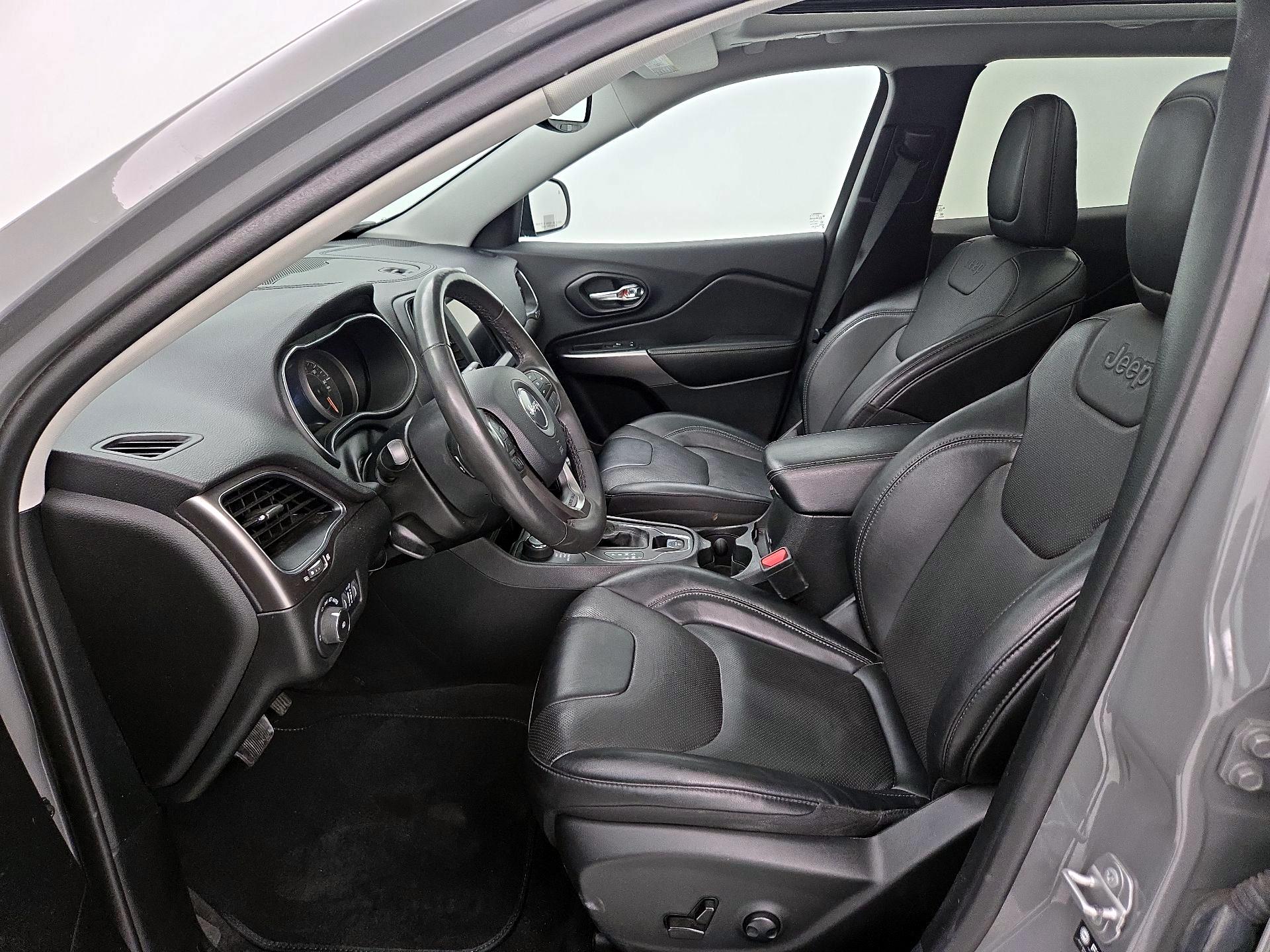 Thumbnail: 2022 Jeep Cherokee - 11