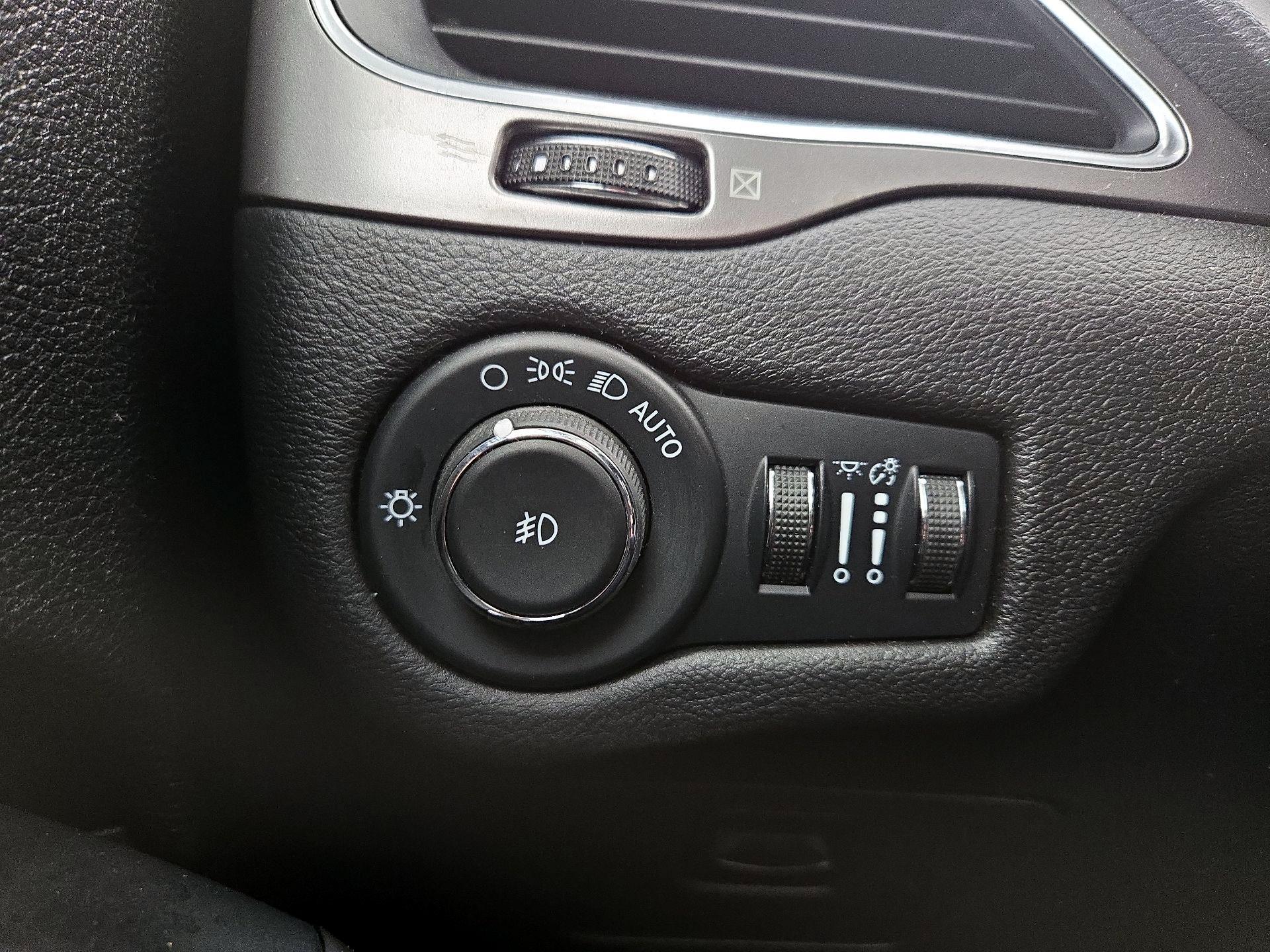 Thumbnail: 2022 Jeep Cherokee - 13