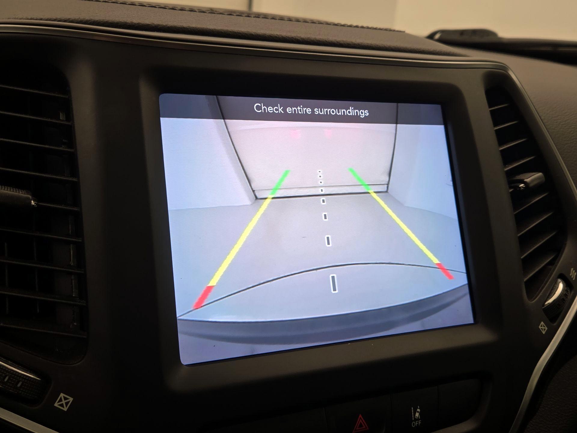 Thumbnail: 2022 Jeep Cherokee - 14