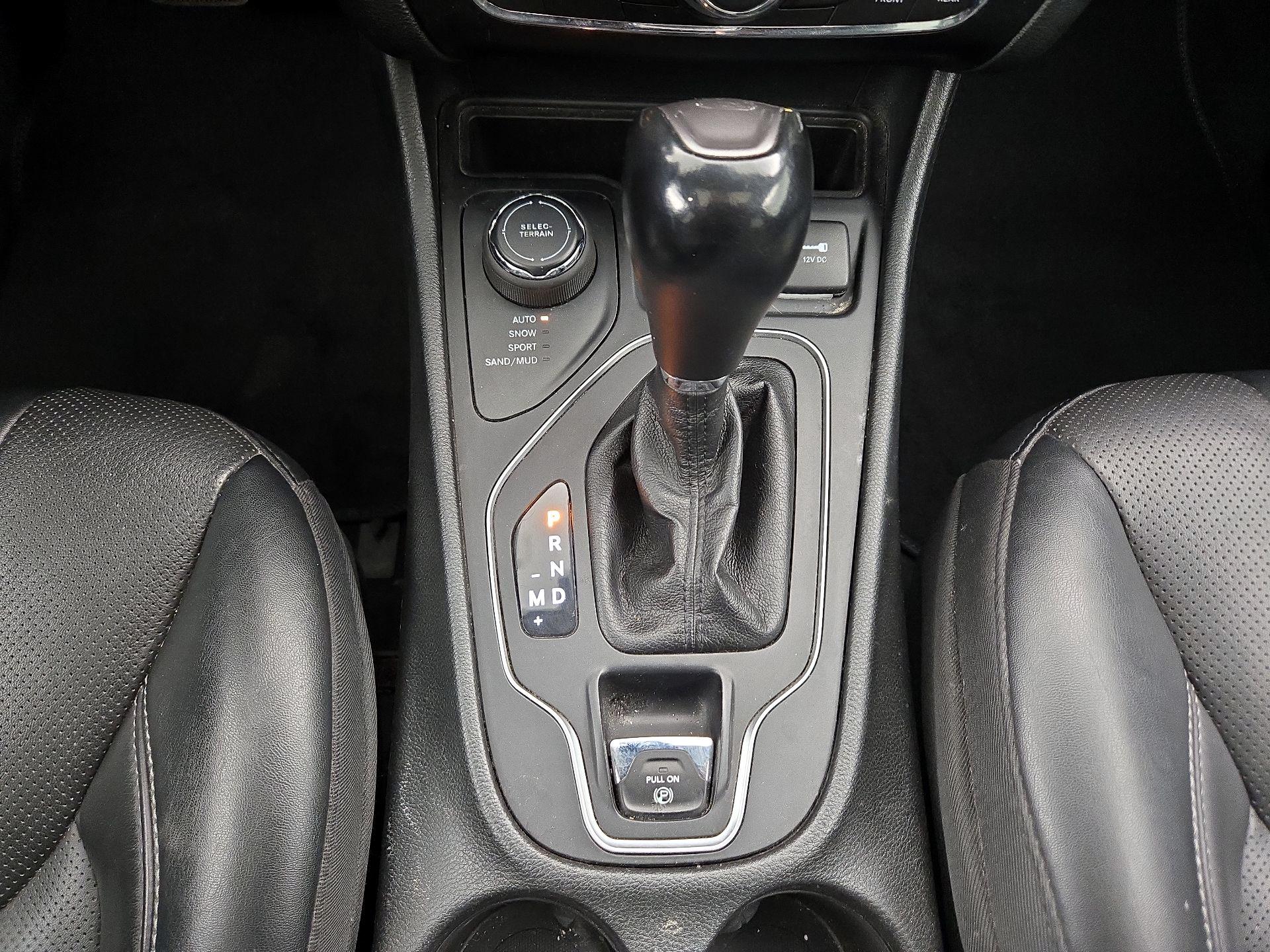 Thumbnail: 2022 Jeep Cherokee - 17