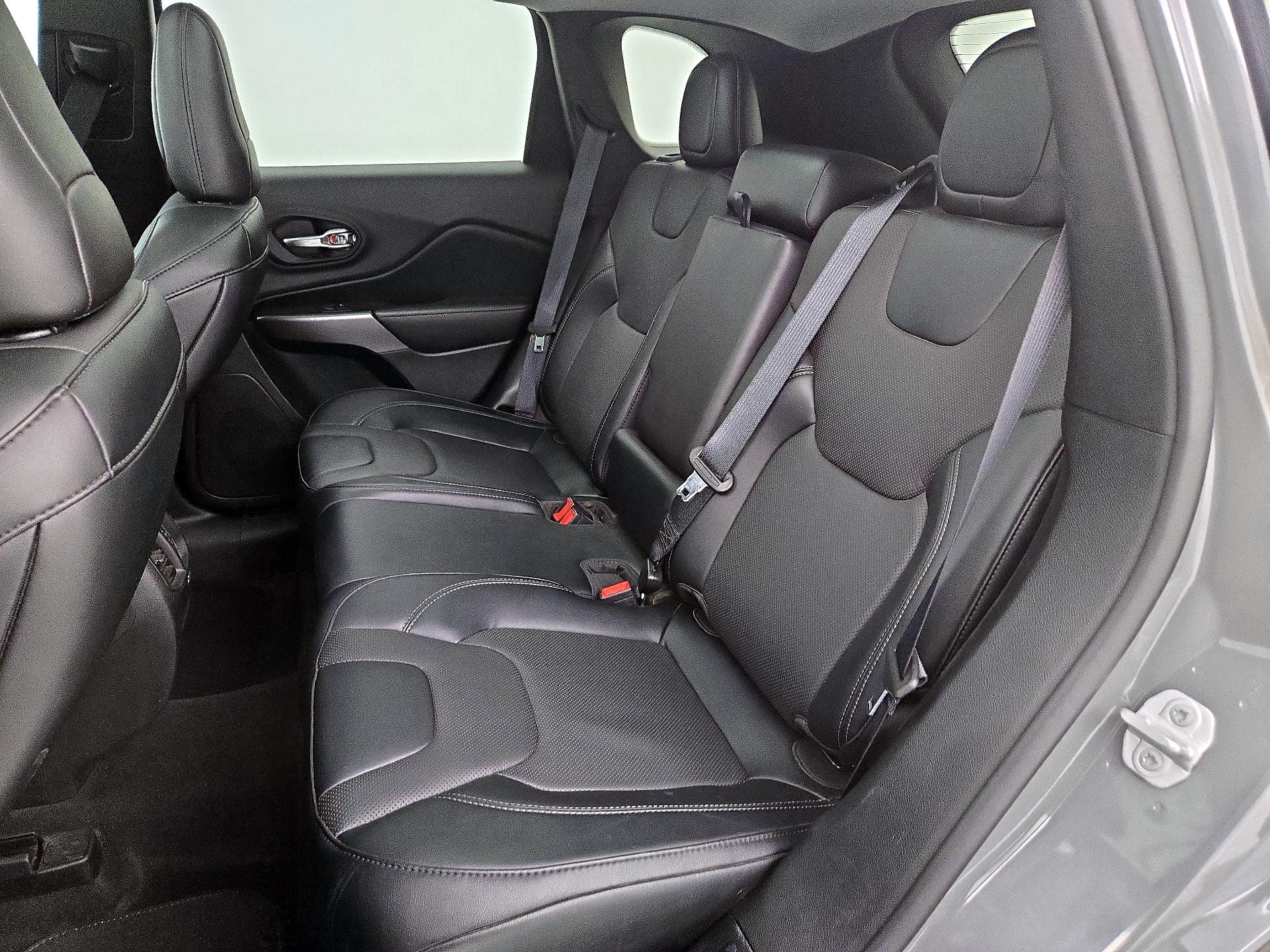 Thumbnail: 2022 Jeep Cherokee - 20