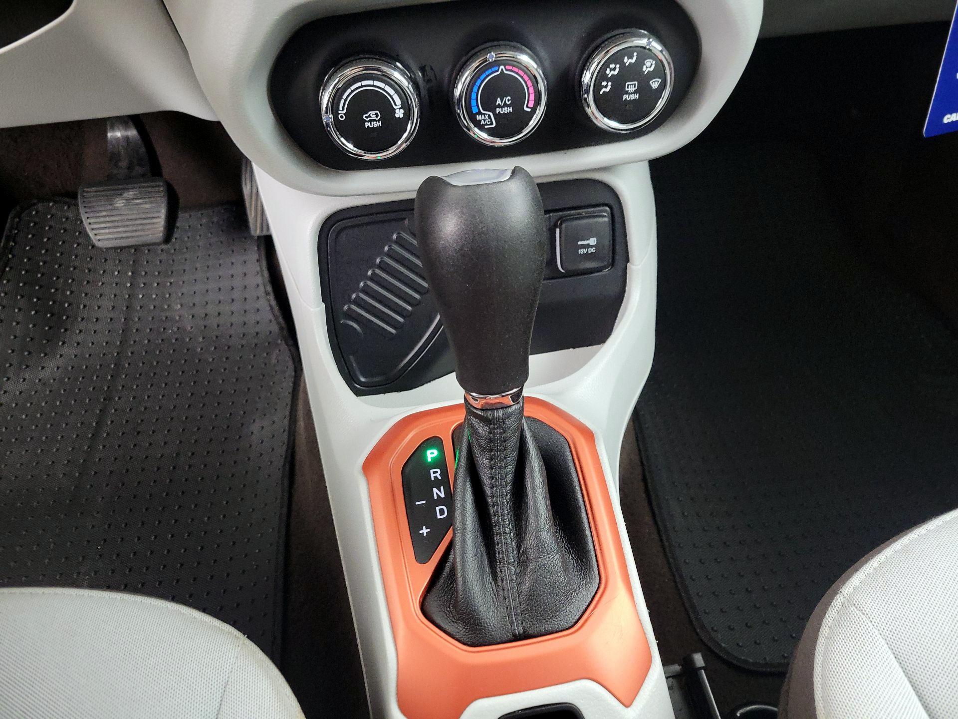 Thumbnail: 2017 Jeep Renegade - 17