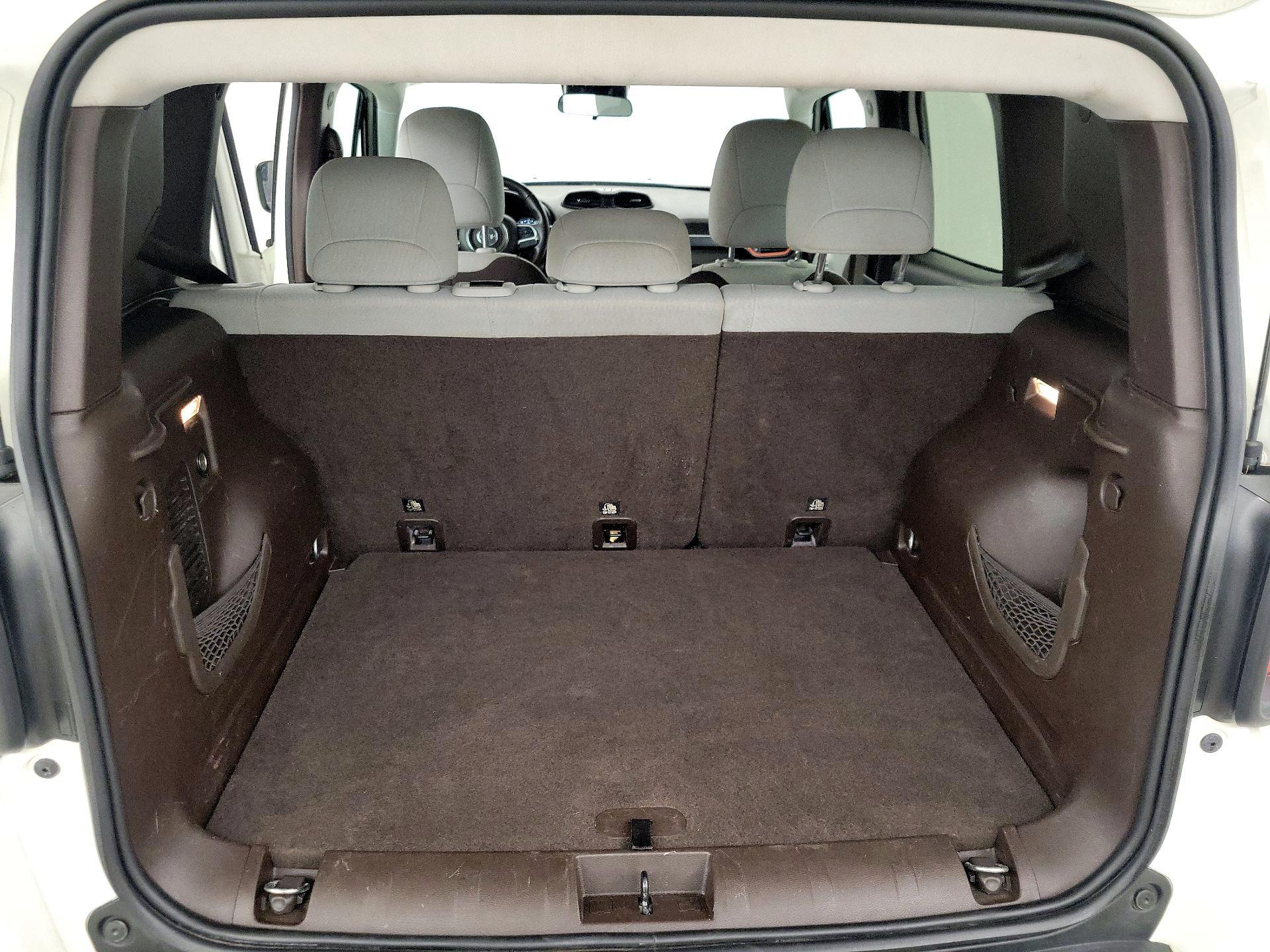 Thumbnail: 2017 Jeep Renegade - 20