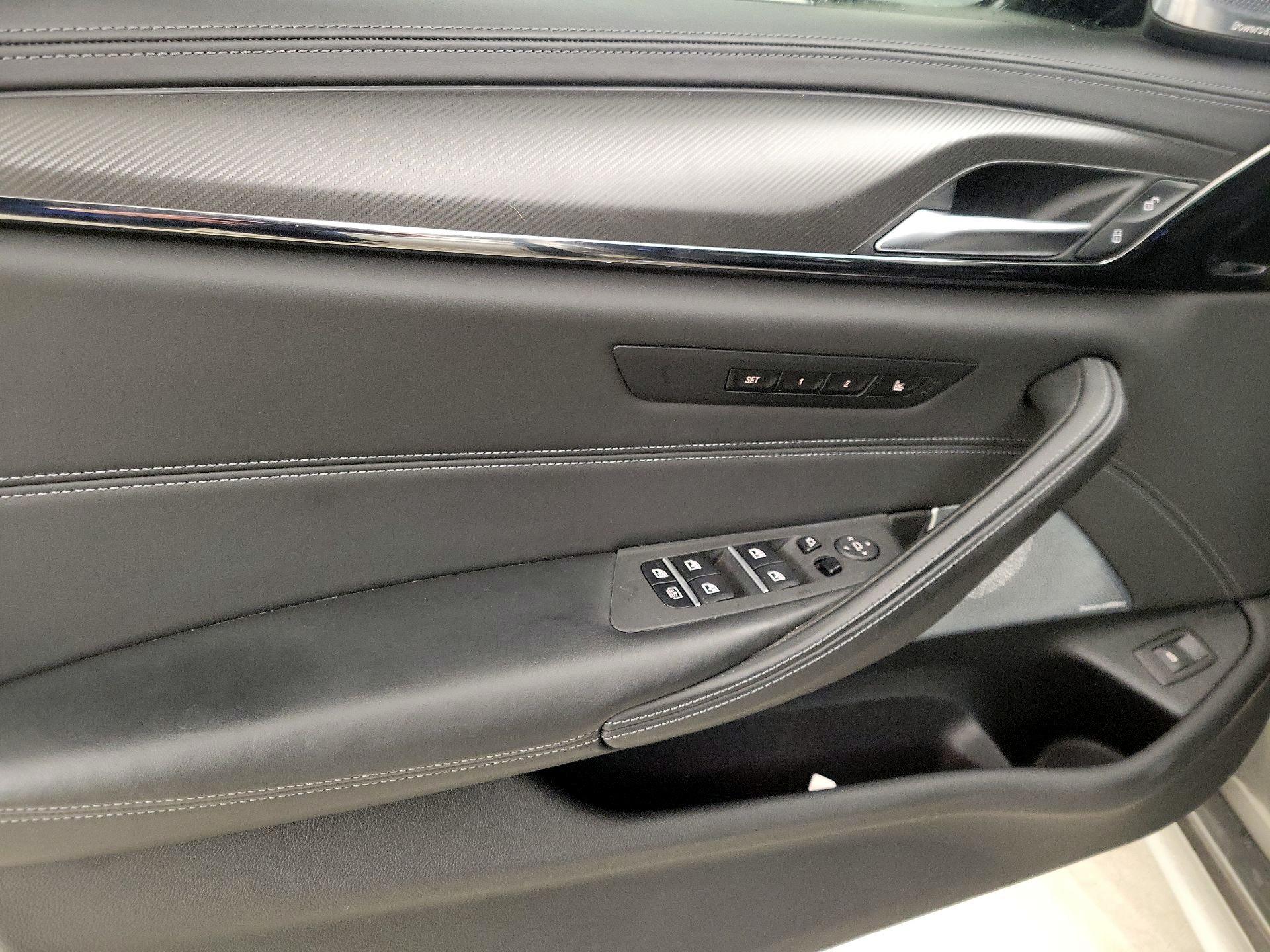 Thumbnail: 2022 BMW M5 - 12