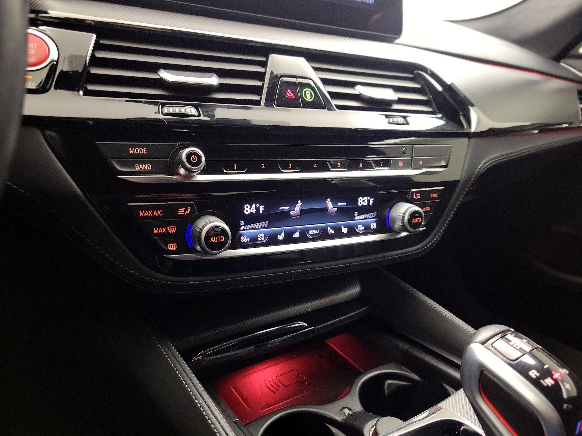 Thumbnail: 2022 BMW M5 - 17