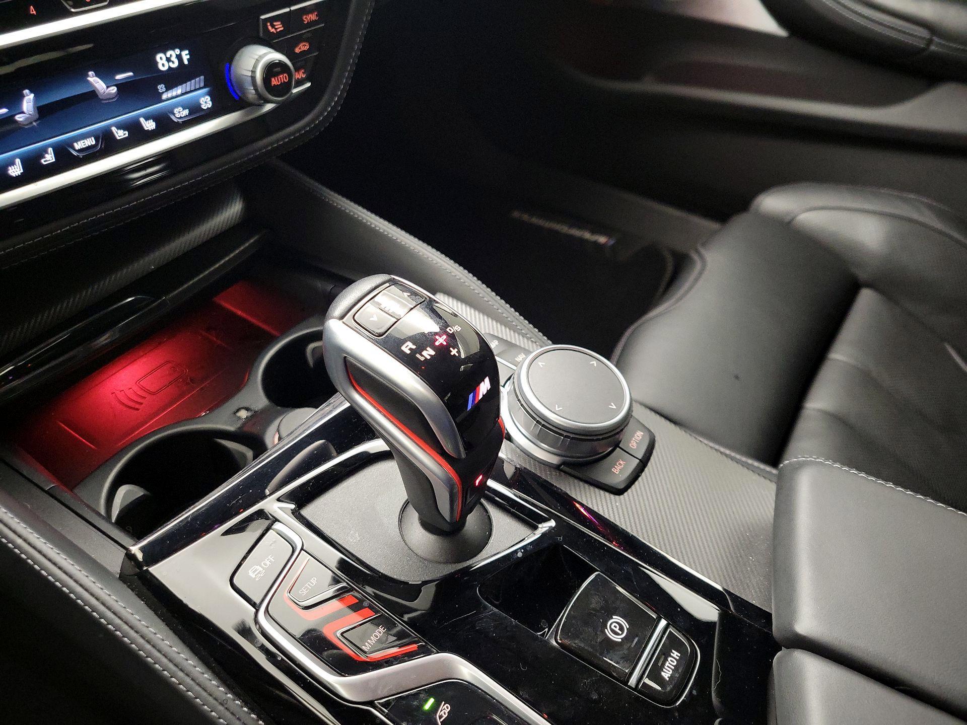 Thumbnail: 2022 BMW M5 - 18