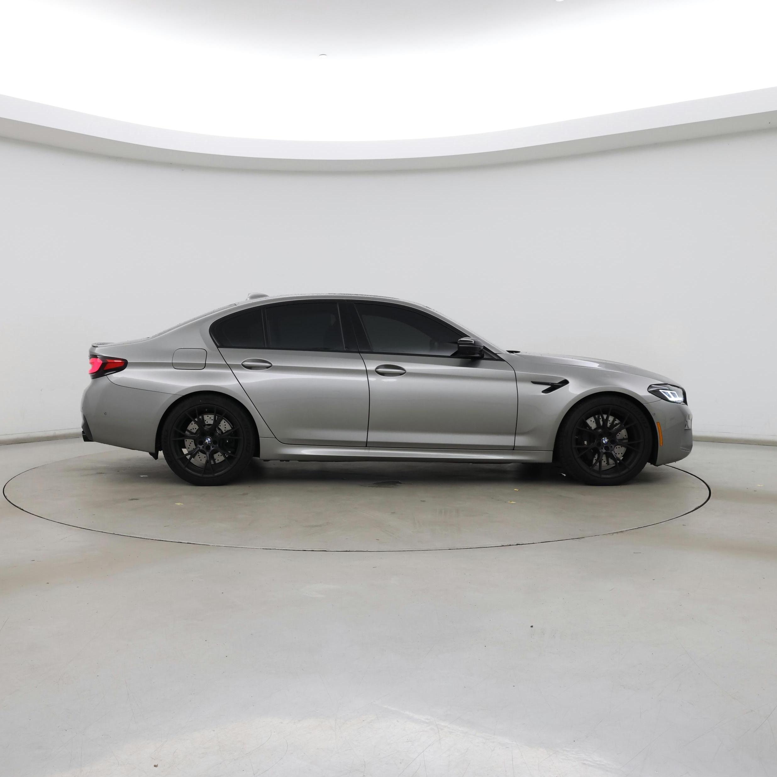 Thumbnail: 2022 BMW M5 - 7