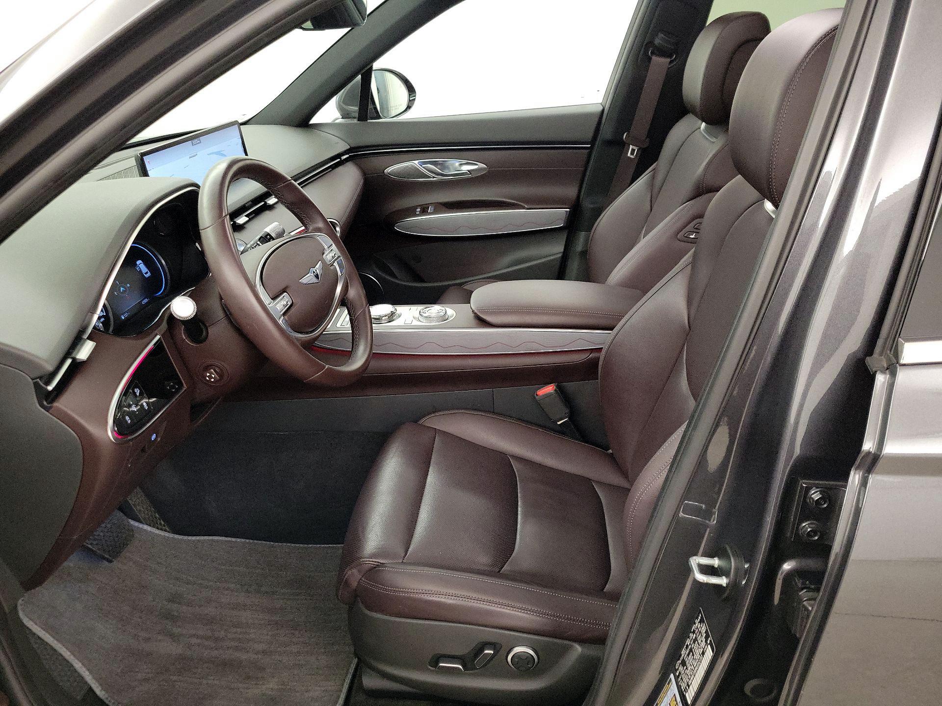 Thumbnail: 2022 Genesis GV70 - 11