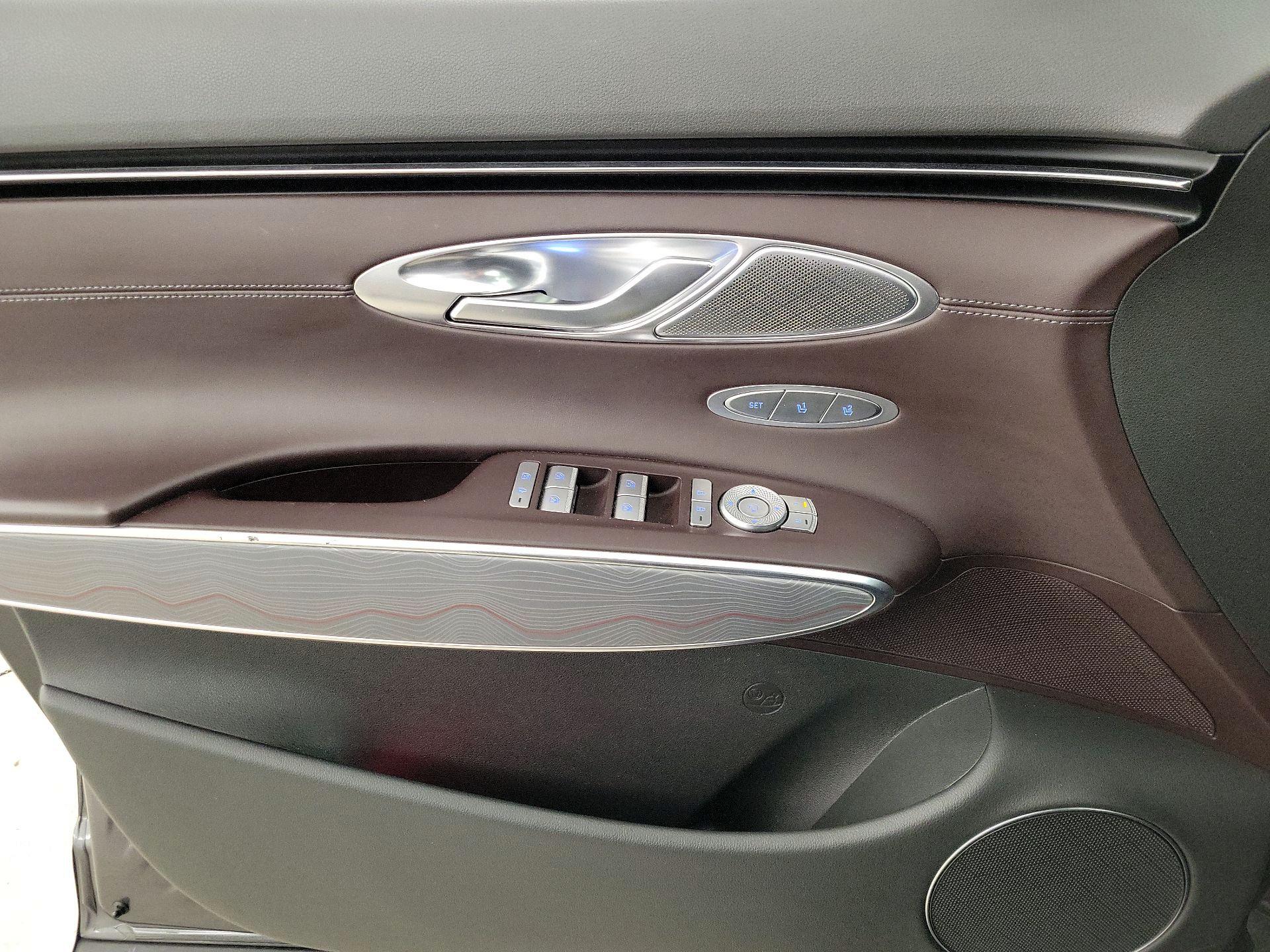 Thumbnail: 2022 Genesis GV70 - 12