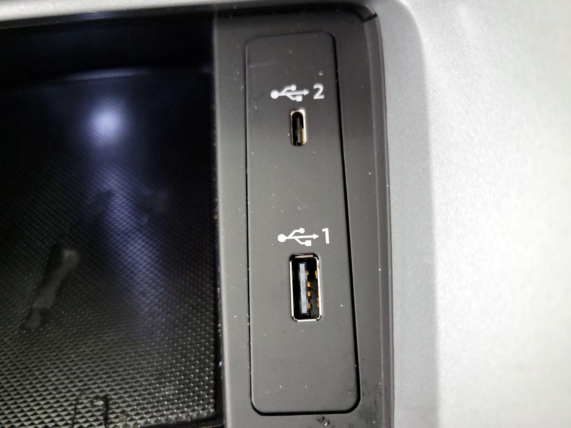 Thumbnail: 2021 Audi Q3 - 18