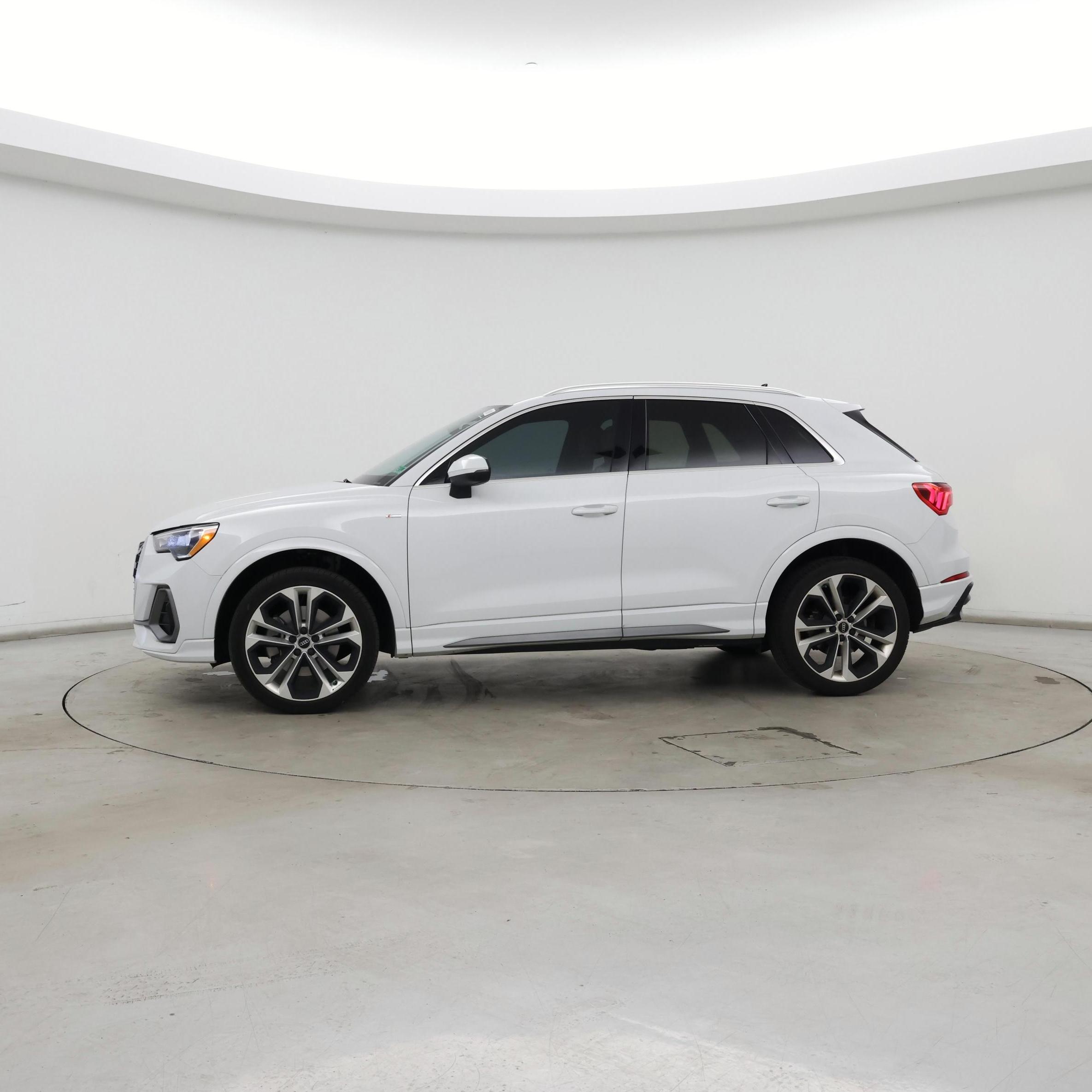 Thumbnail: 2021 Audi Q3 - 3