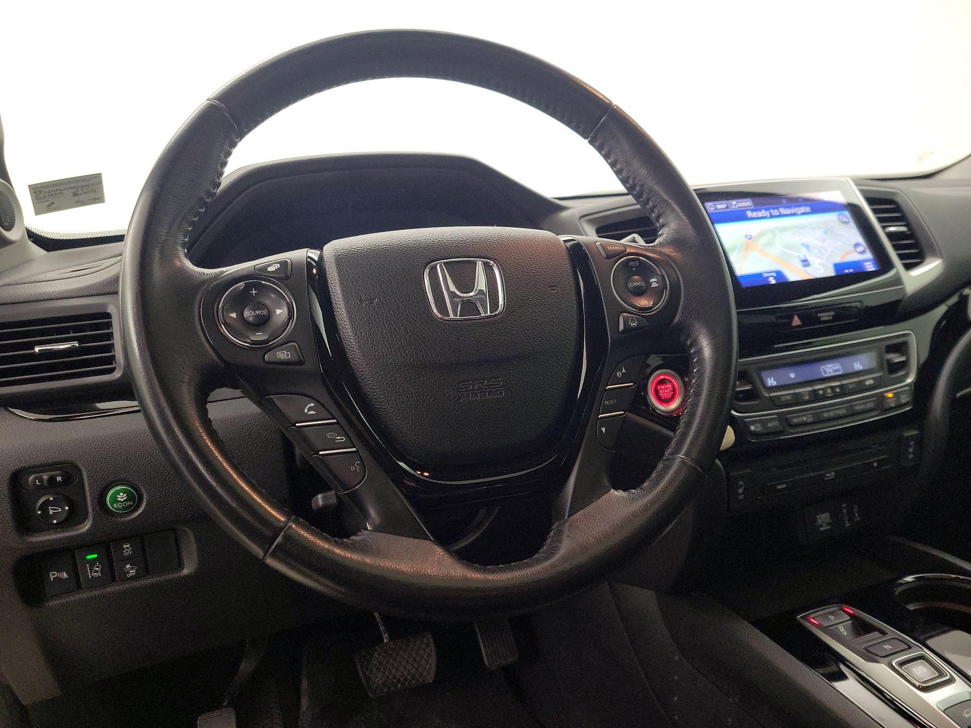 Thumbnail: 2017 Honda Pilot - 10