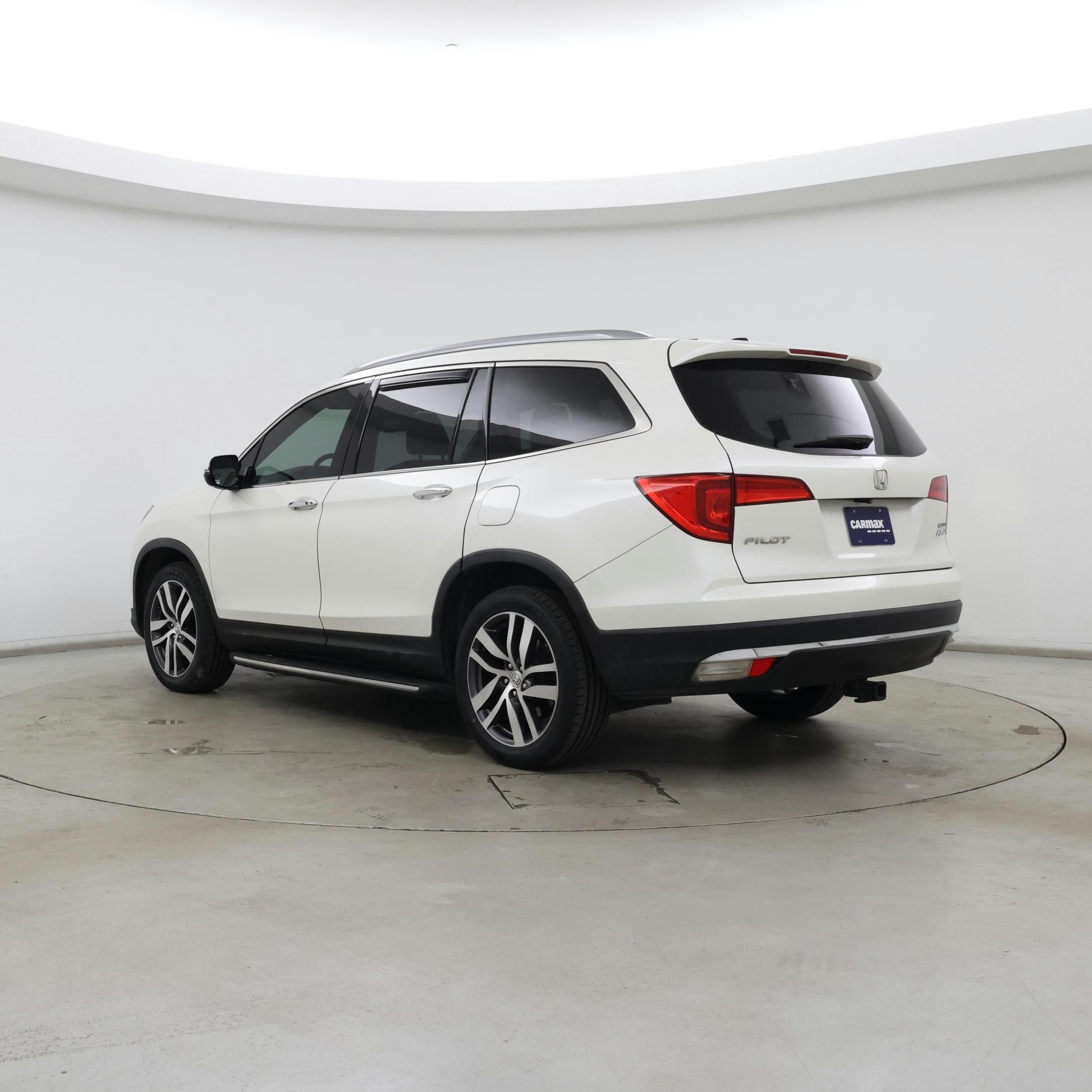 Thumbnail: 2017 Honda Pilot - 2