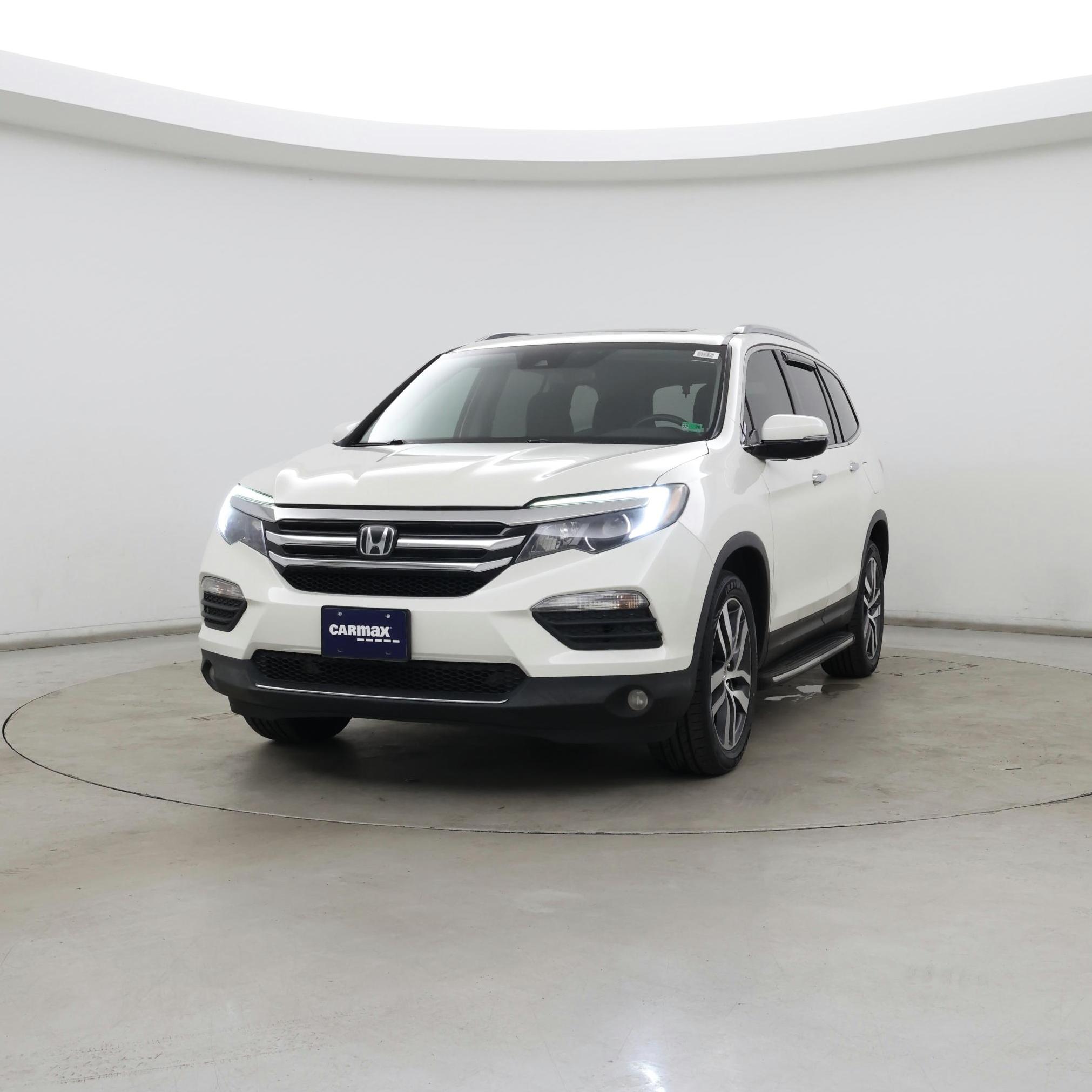 Thumbnail: 2017 Honda Pilot - 4