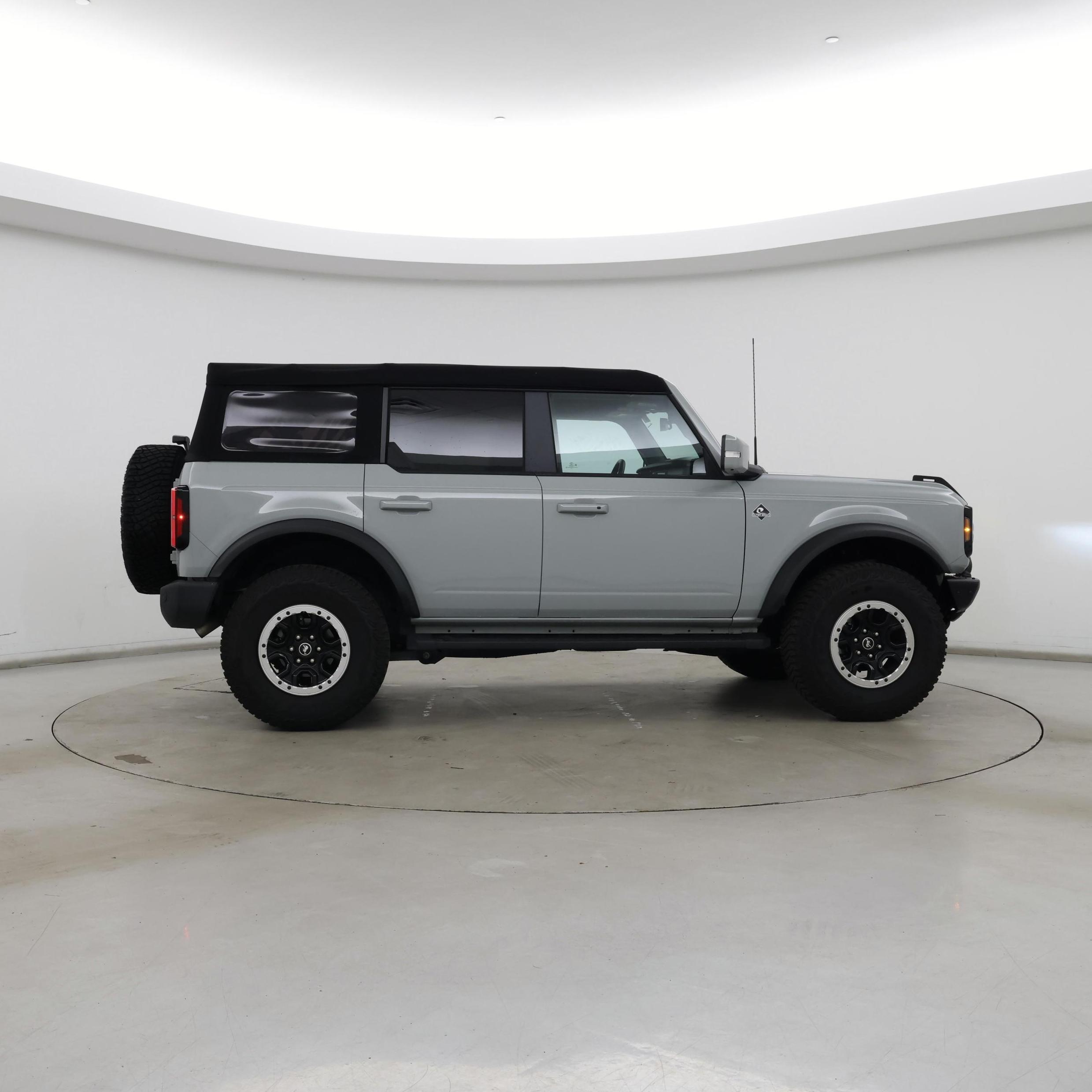 Thumbnail: 2022 Ford Bronco - 7