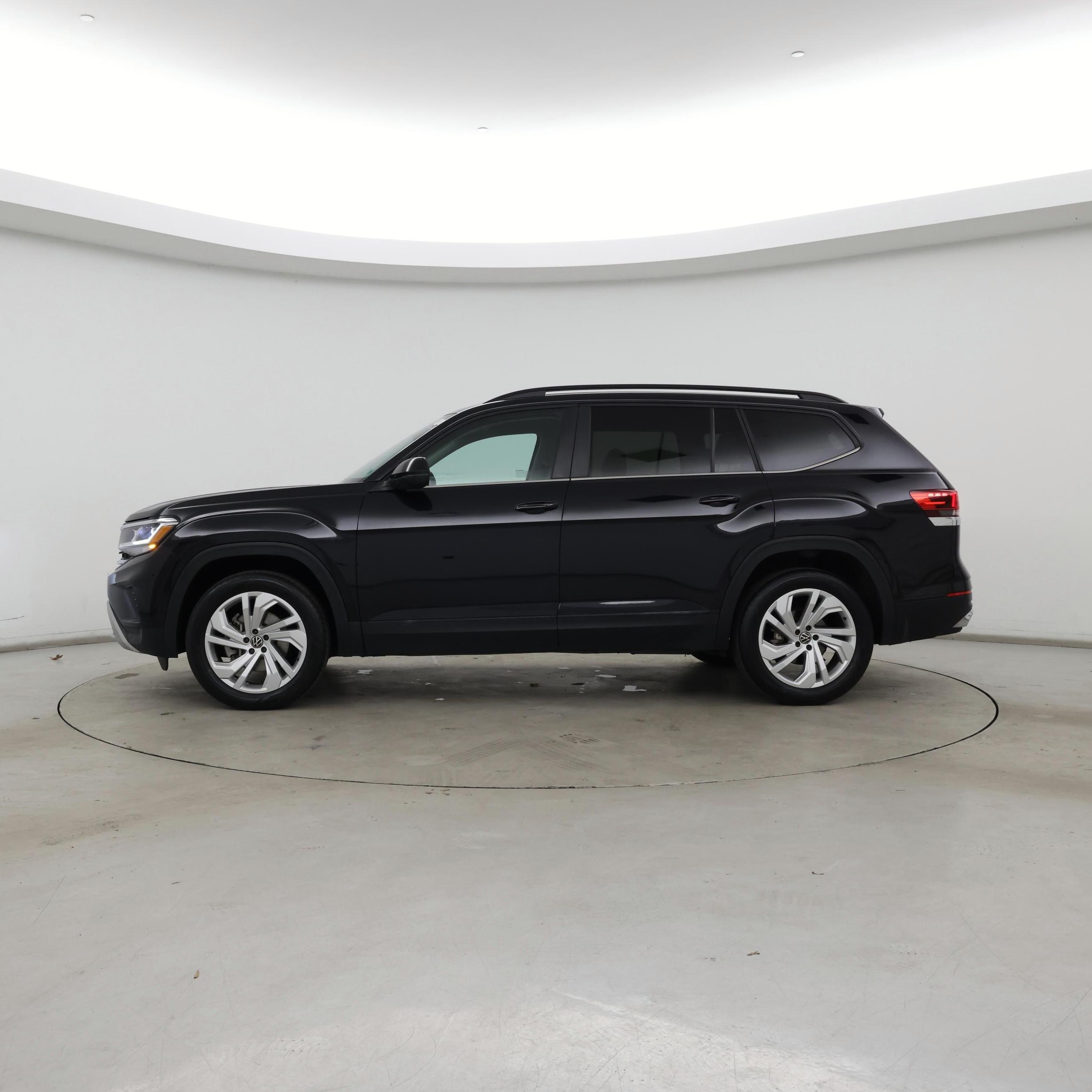 Thumbnail: 2022 Volkswagen Atlas - 3