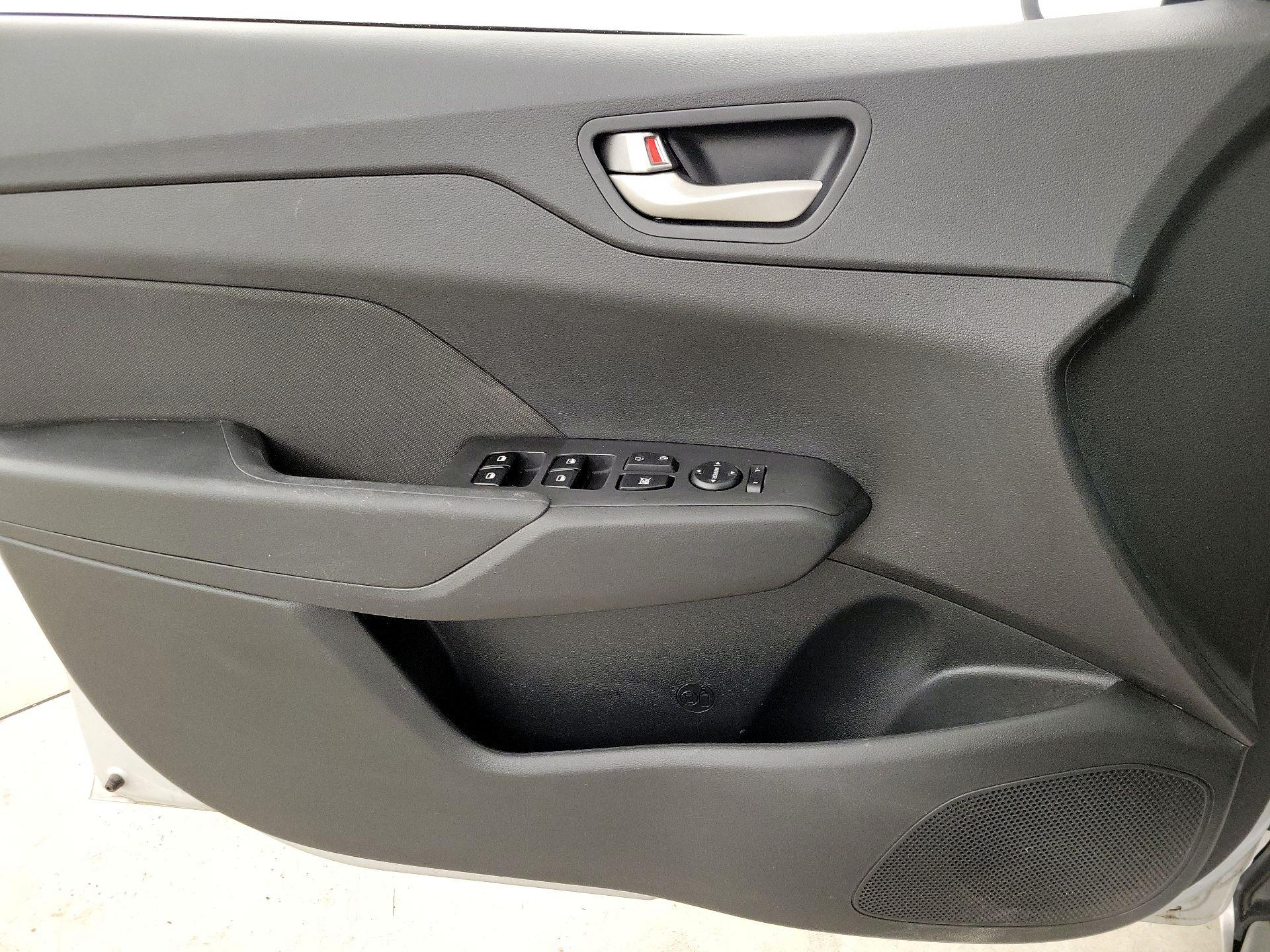 Thumbnail: 2022 Hyundai Accent - 12