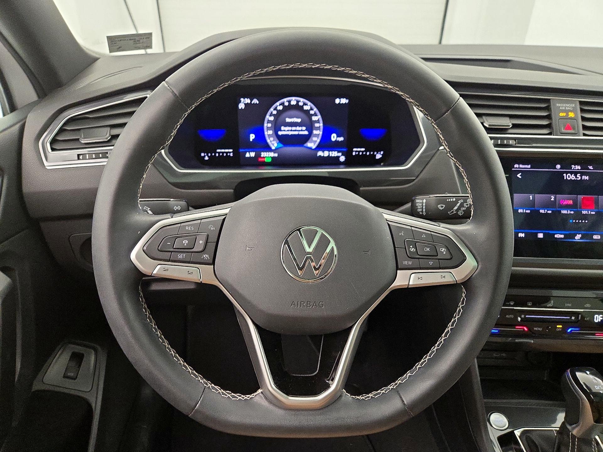 Thumbnail: 2022 Volkswagen Tiguan - 10