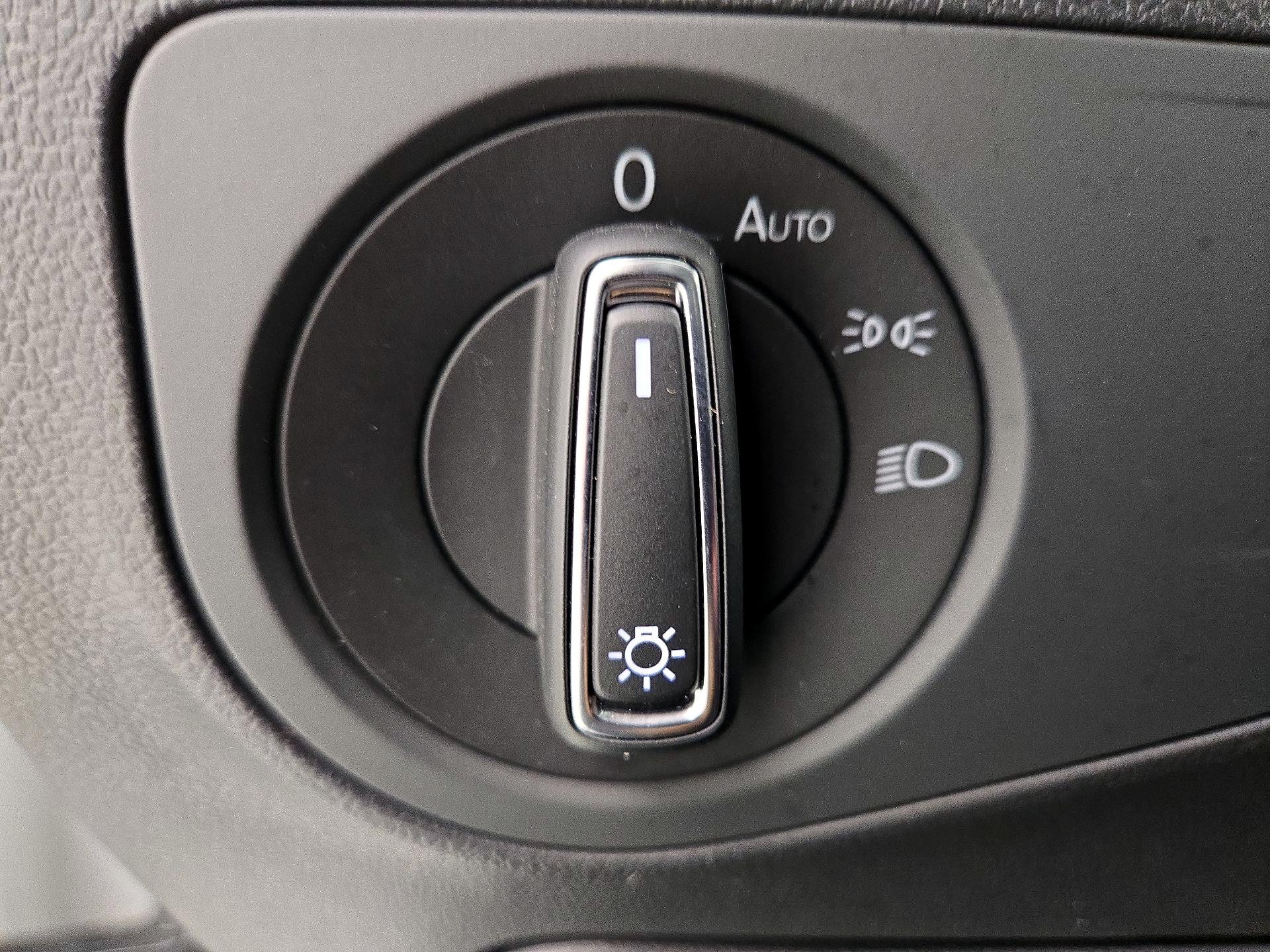 Thumbnail: 2022 Volkswagen Tiguan - 13