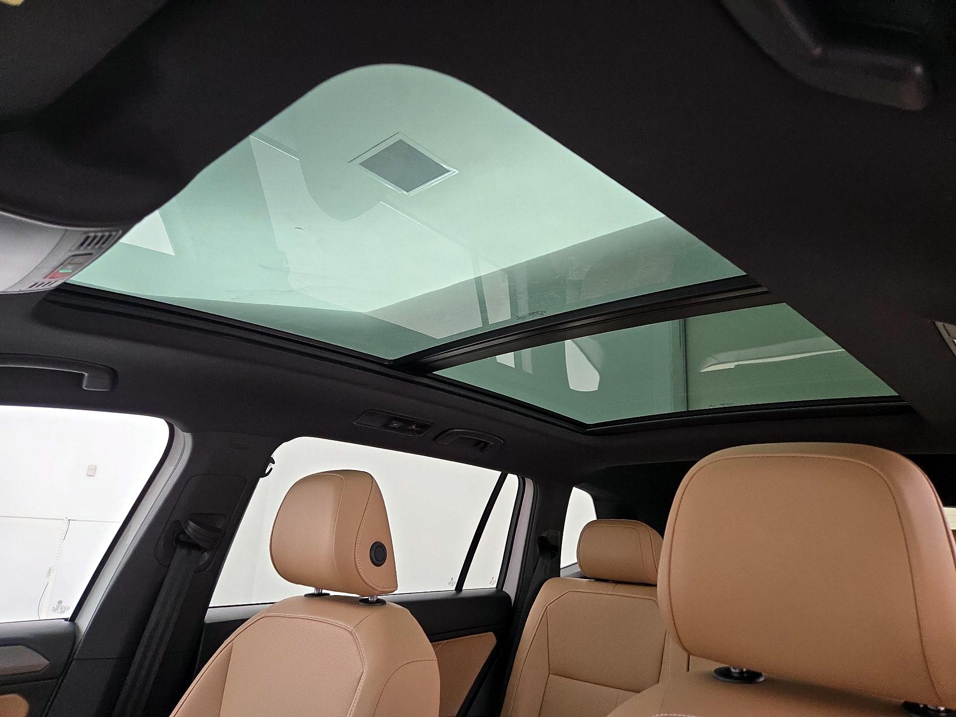 Thumbnail: 2022 Volkswagen Tiguan - 19