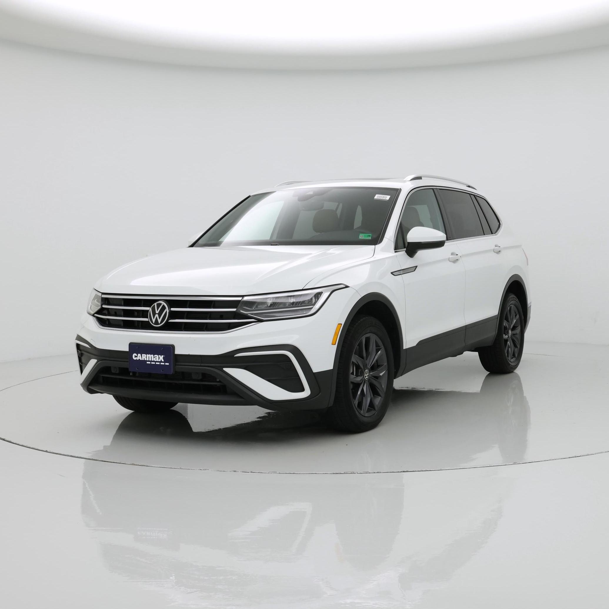Thumbnail: 2022 Volkswagen Tiguan - 4