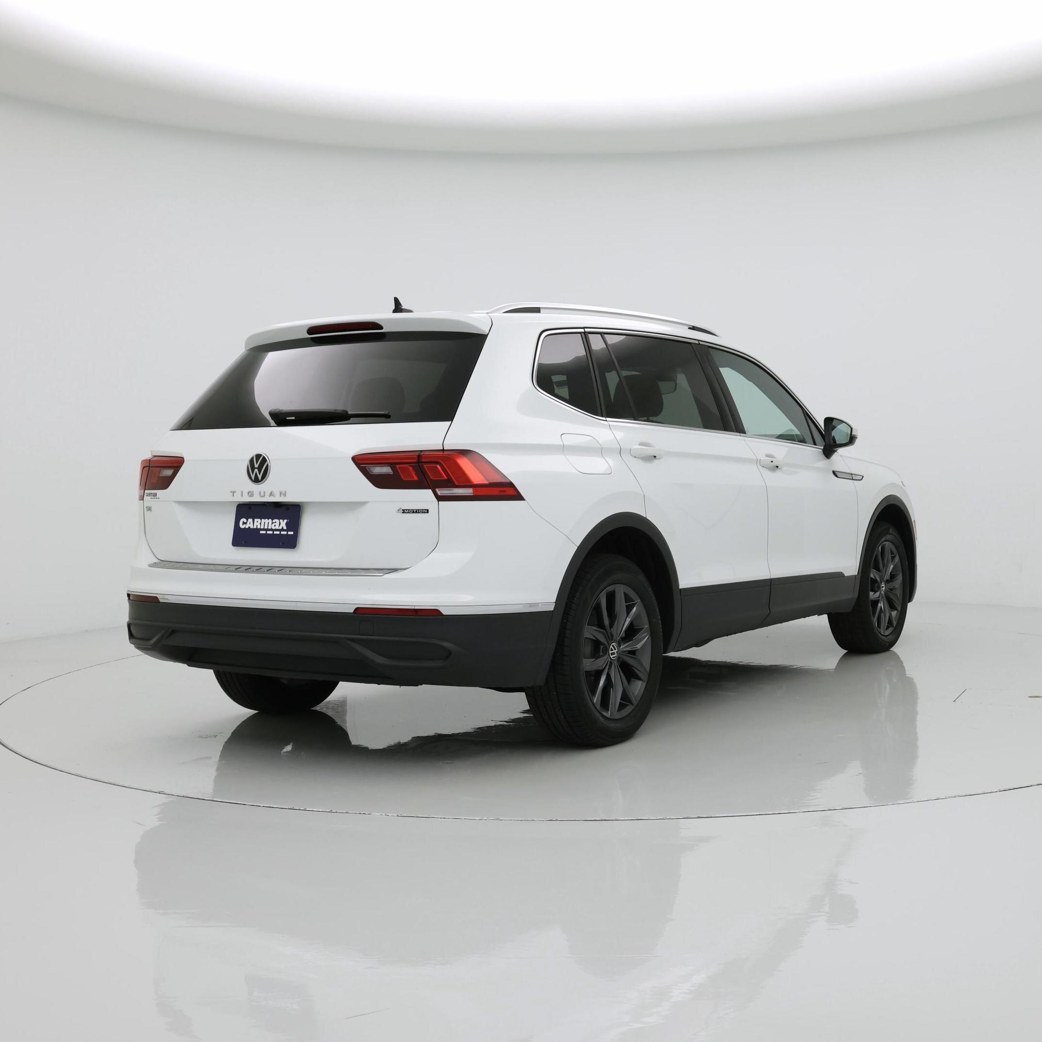 Thumbnail: 2022 Volkswagen Tiguan - 8