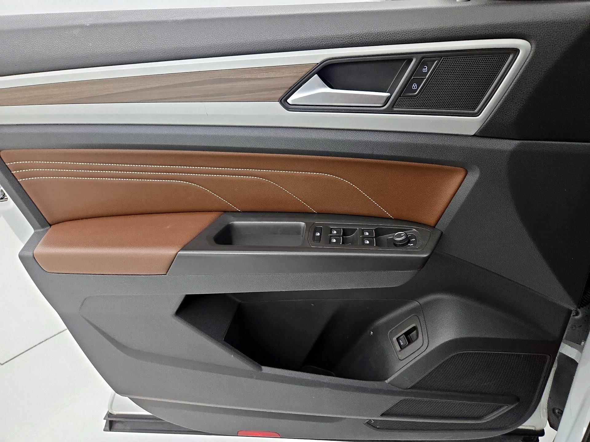 Thumbnail: 2022 Volkswagen Atlas - 12