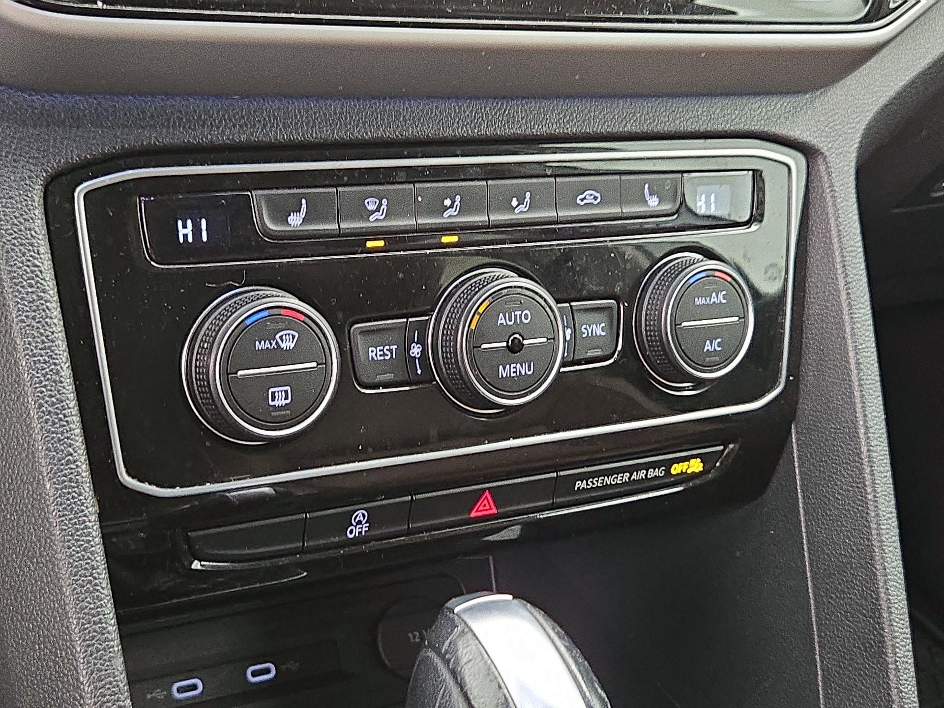 Thumbnail: 2022 Volkswagen Atlas - 17